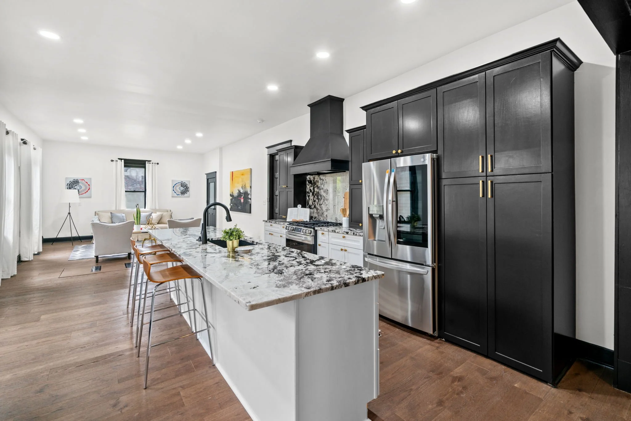 Premier is a real estate media company based in Indianapolis, Indiana that offers professional real estate photography, aerial real estate photography, 3D virtual tours Indianapolis, twilight real estate photography, and Social Media Real Estate Vide