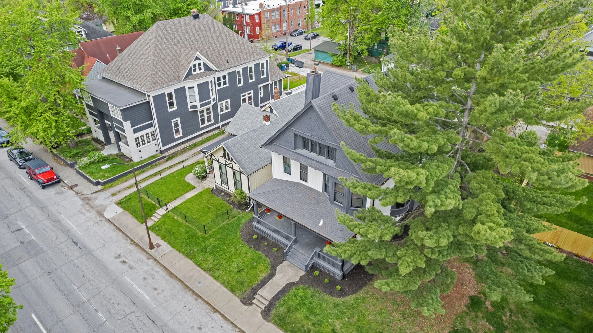 Premier is a real estate media company based in Indianapolis, Indiana that offers professional real estate photography, aerial real estate photography, 3D virtual tours Indianapolis, twilight real estate photography, and Social Media Real Estate Vide