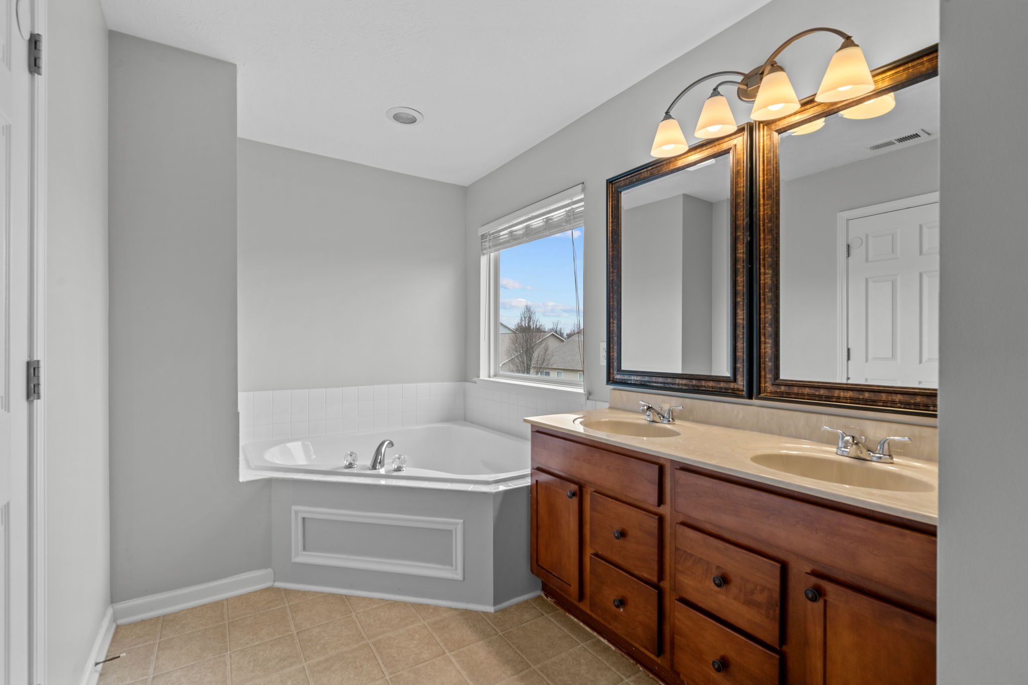 Premier is a real estate media company based in Indianapolis, Indiana that offers professional real estate photography, aerial real estate photography, 3D virtual tours Indianapolis, twilight real estate photography, and Social Media Real Estate Vide