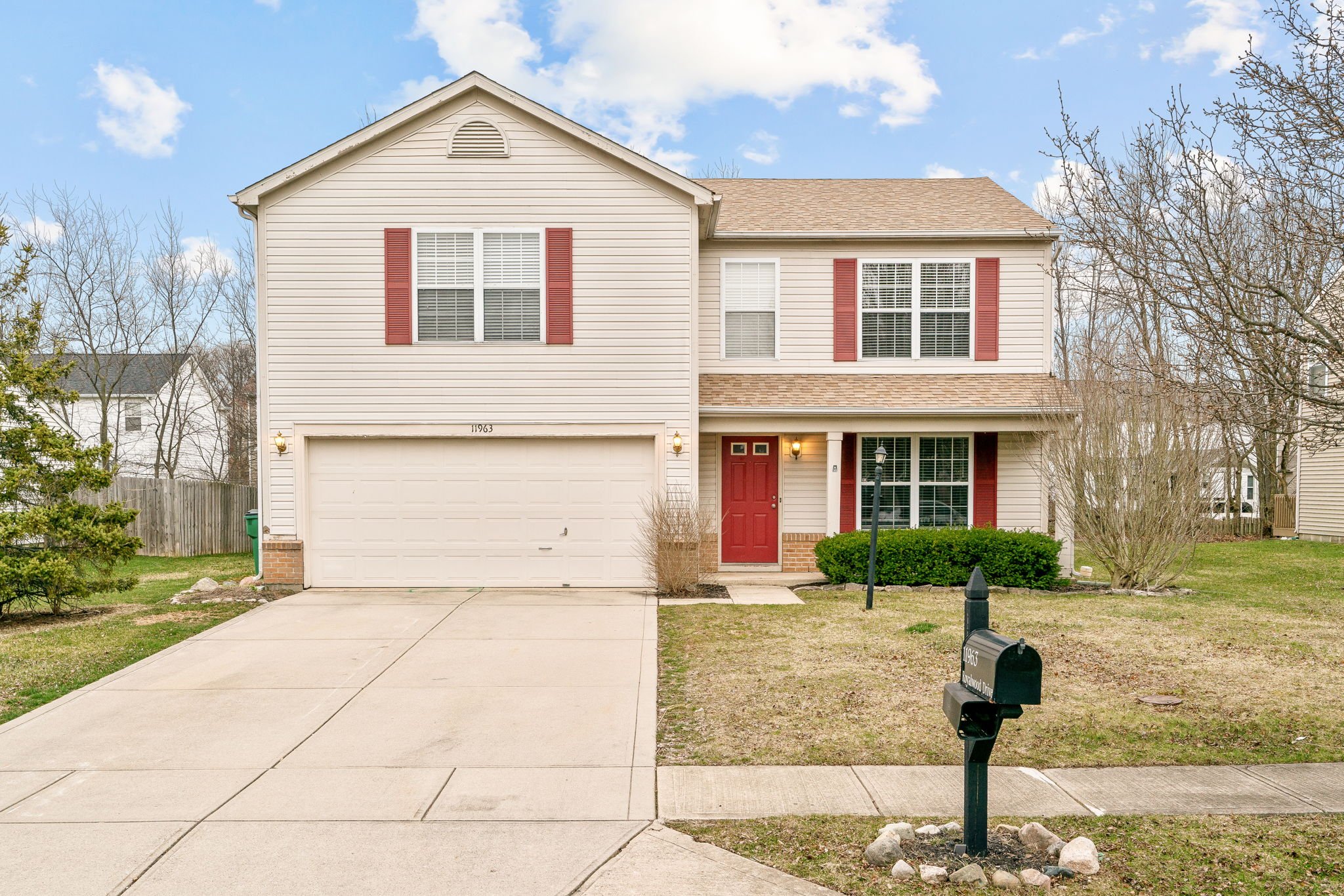 Premier is a real estate media company based in Indianapolis, Indiana that offers professional real estate photography, aerial real estate photography, 3D virtual tours Indianapolis, twilight real estate photography, and Social Media Real Estate Vide