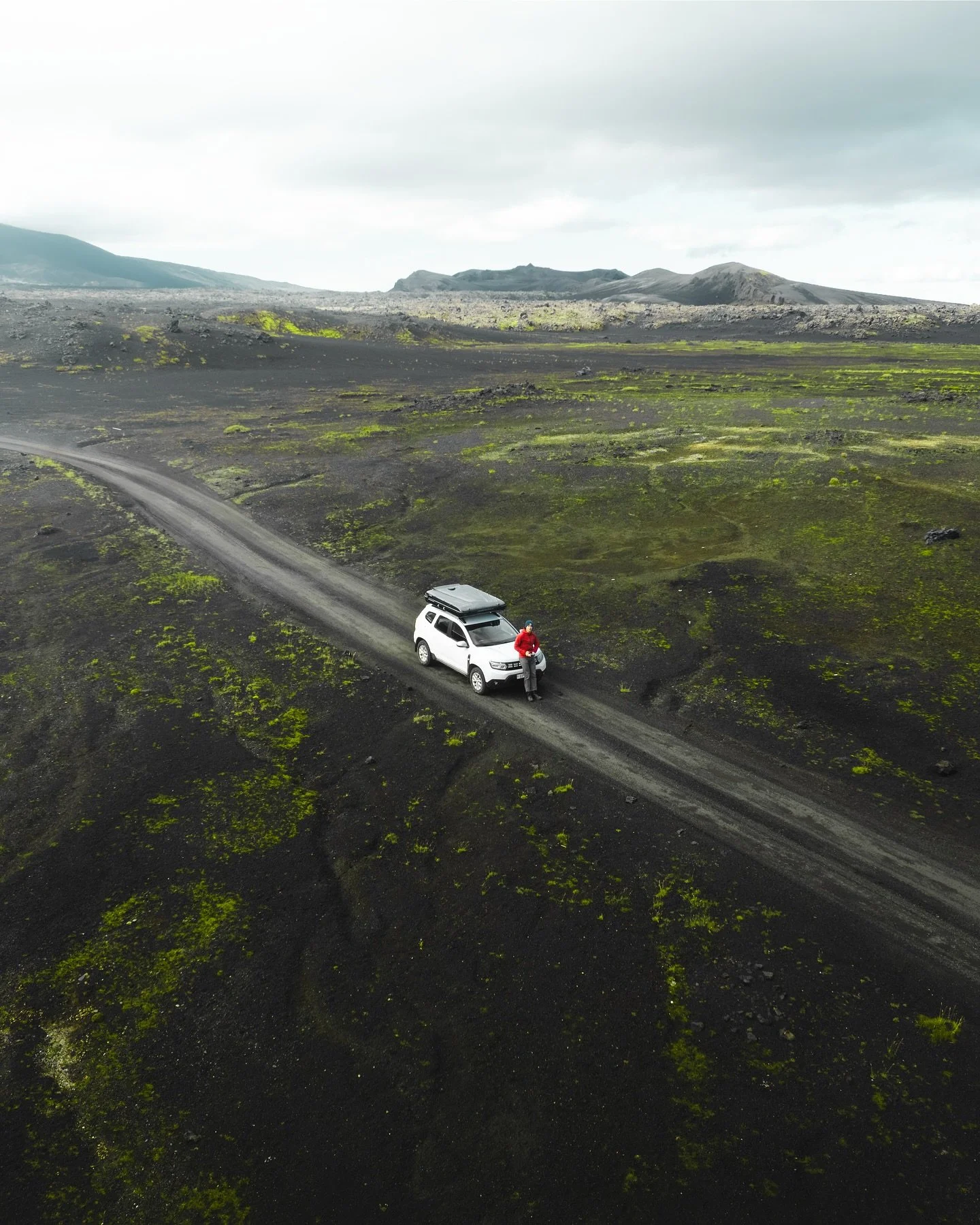 Lost in the Icelandic greens 🌿◼️
Where black lava meets vibrant moss, the Highlands feel like another planet.

#iceland #icelandhighlands #photographer