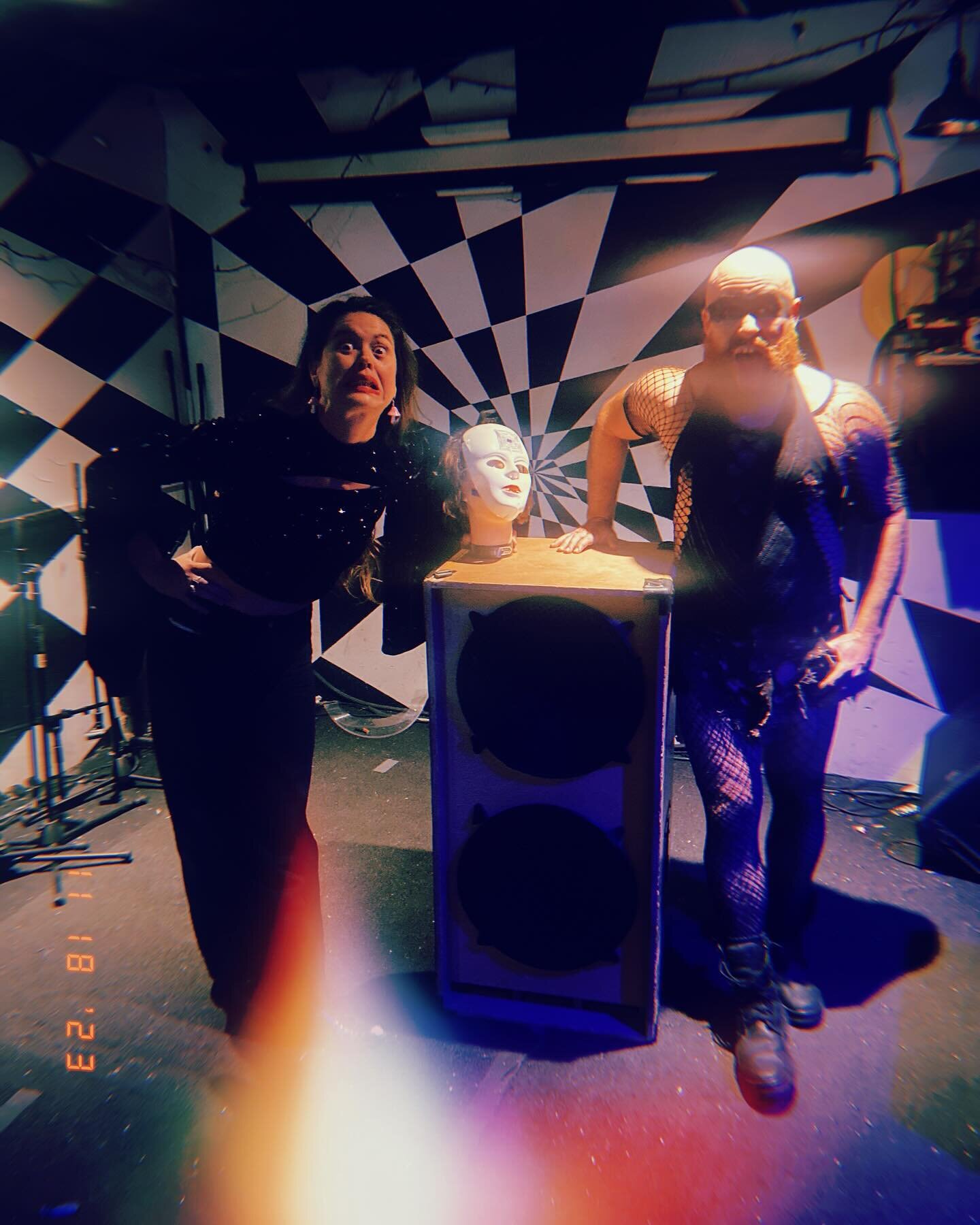23.11.08 Bobb Hatt &amp; Kate Ramsey at Cafe Bourbon Street in Columbus, OH

@amplifieranimist 
@the_ramsey_files 
@rose_haze 
@cafebourbonstreet 

#bobbhatt #rosehaze #noise #punk #drama