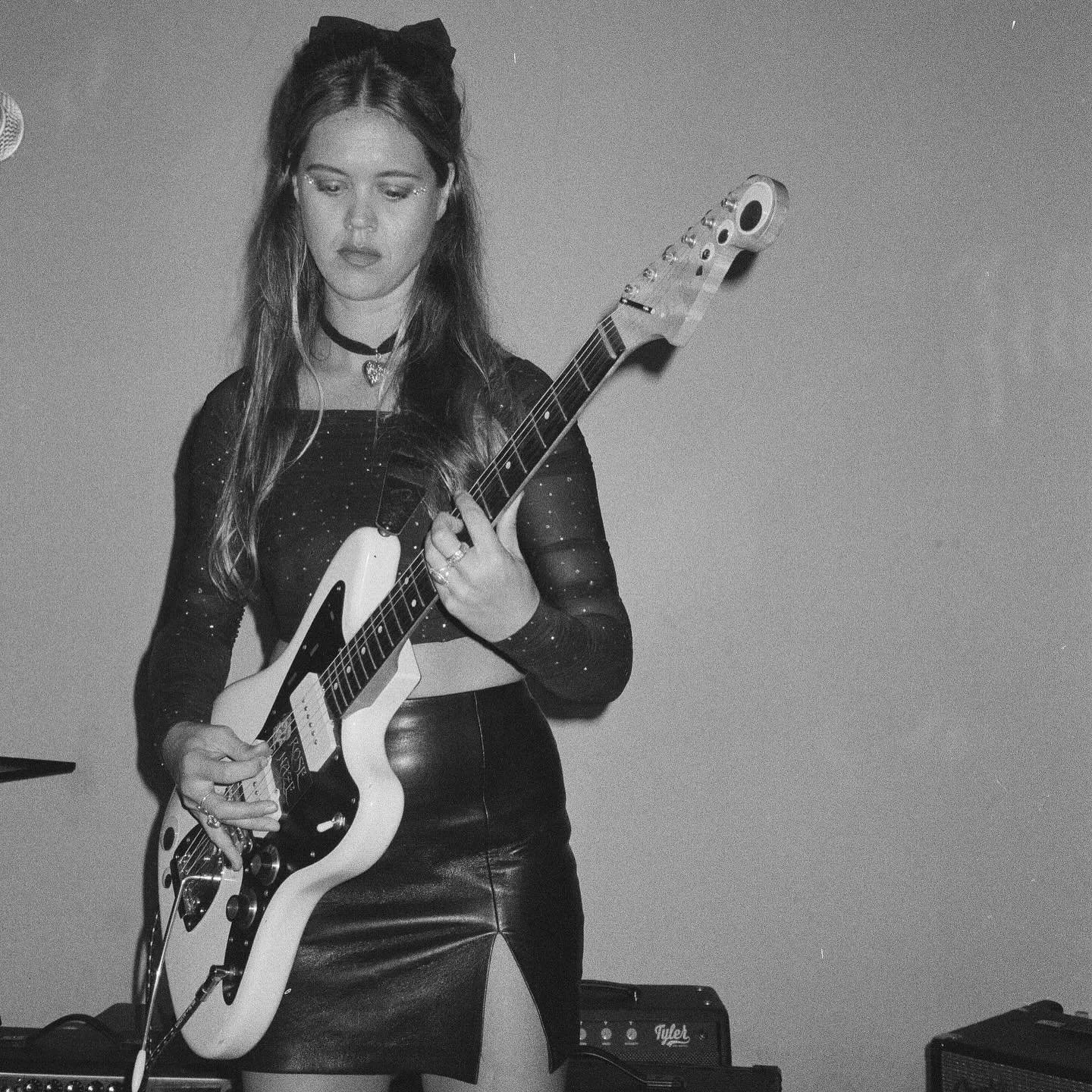 🎞️ 35mm film @luisshootsfilm from Haze Fest 4 in Los Angeles

👁️ Haze Fest 5 announcements soon

#35mmfilm #photography #hazefest #music #festival #california