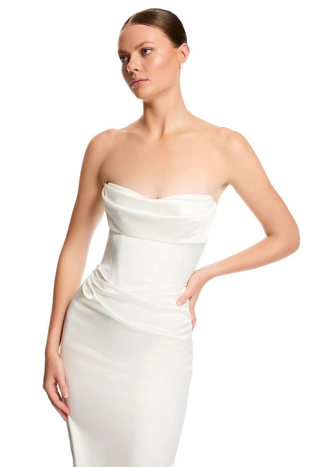 If minimal mastery is on the menu, feast your eyes on KYHA Bride Salacea. A draped, scooped neck corset meets a draped, fit and flare skirt. Relaxed detachable sleeves not only bring an effortless to Salacea, but also a second look. Crafted from slee