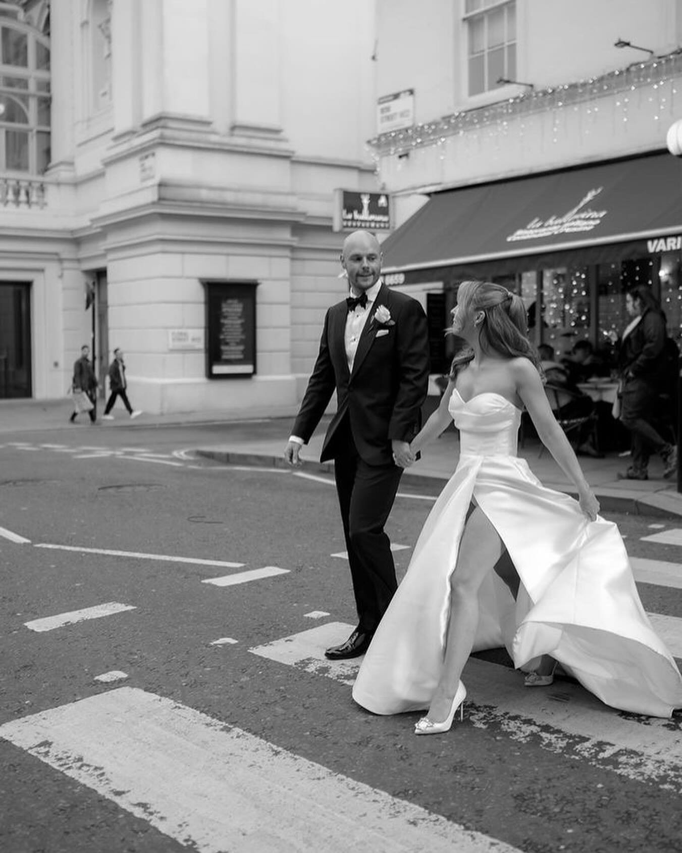 Christie in London ☁️ beautiful H+W bride @christie.alisauskas in @janehillbridal 

Captured by @helainastorey 
Videography @northskystudio 
MUA/Hair @ausra.makeup.hair 
Venue @thenomadhotel 

#haloandwren #haloandwrenbride #londonbride #londonweddin