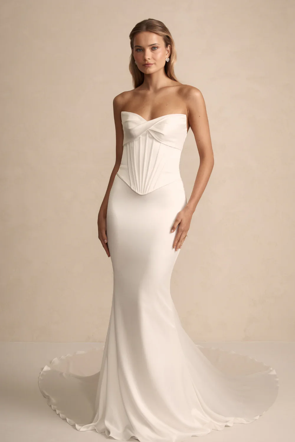 MWL Bridal Sol is our illusion bodice and skirt combination, a very new creation for MWL that blends the sophistication of a bodice and skirt with the seamless beauty of a full dress. Designed to give brides the feel of a complete wedding gown withou