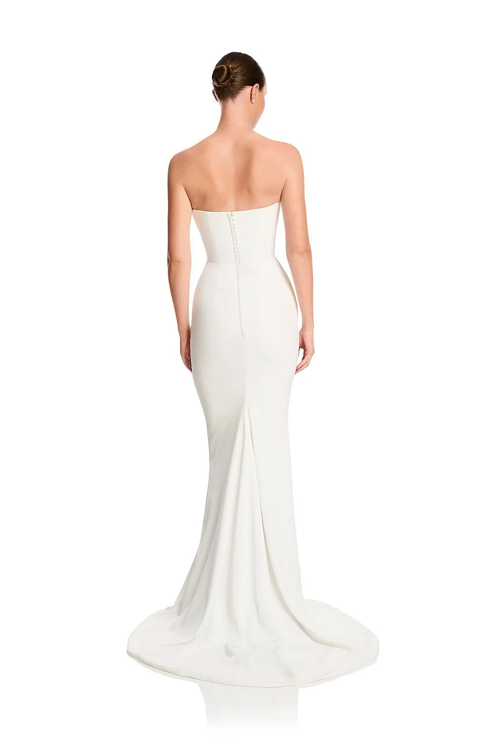 Fit for royalty, KYHA Bride Duke sees contemporary couture meet sumptuous minimalism. Its structured, corseted bodice and fit and flare skirt cuts a statuesque figure. Cut from luxe triacetate and draped artfully across its scooped neckline and waist