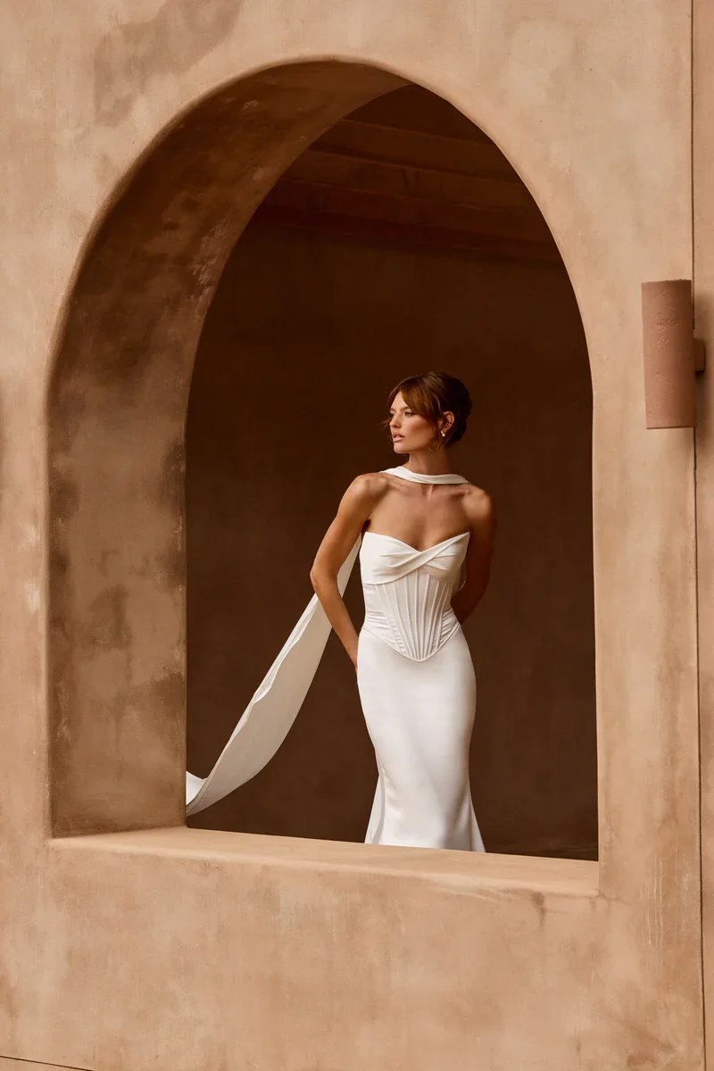 MWL Bridal Sol is our illusion bodice and skirt combination, a very new creation for MWL that blends the sophistication of a bodice and skirt with the seamless beauty of a full dress. Designed to give brides the feel of a complete wedding gown withou
