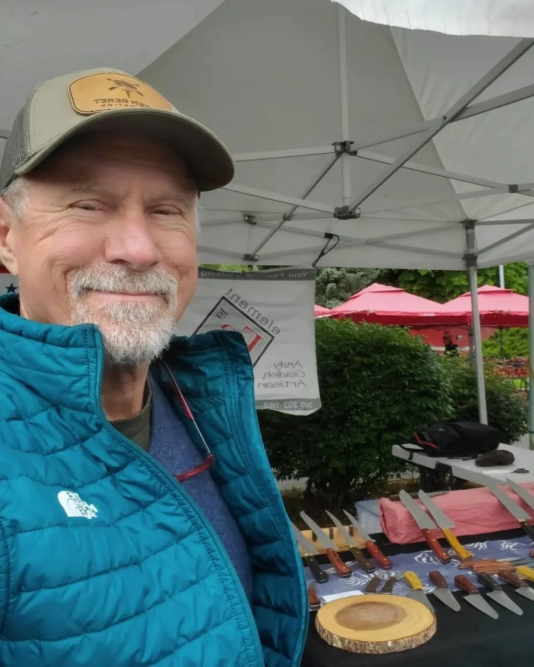 Meet the Maker! Element Fe @handmadecookingknives is a handmade knife business run by Andy Gladish. He's been making high quality cooking knives since 1998! Andy makes his knives with chefs in mind, handcrafting each one in his studio on Guemes Islan