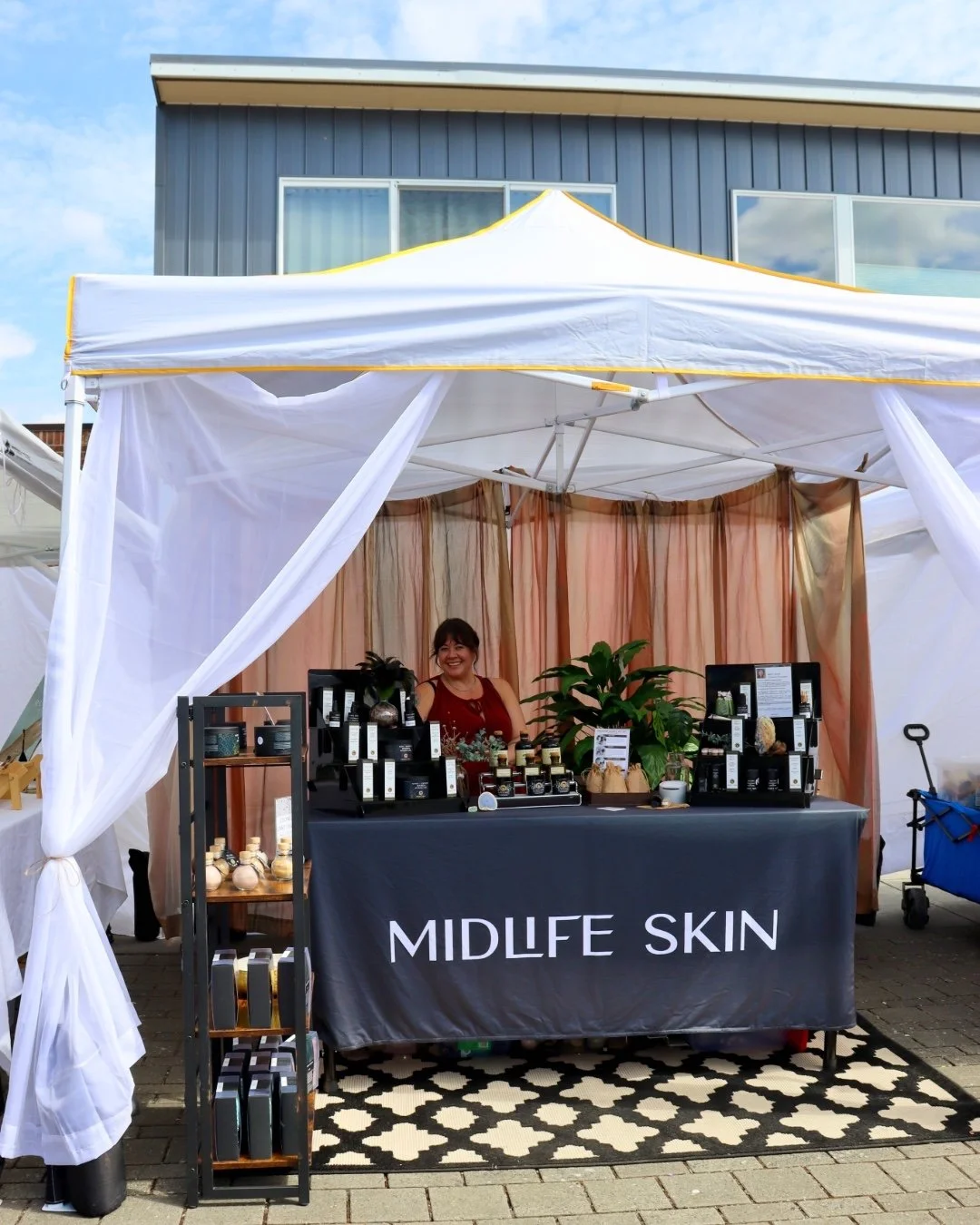 Maker applications close in ONE WEEK 📣 If you&rsquo;ve been thinking about applying, this is your sign. Don&rsquo;t miss the opportunity to share your work and connect with our incredible community. Apply now at the link in our bio.