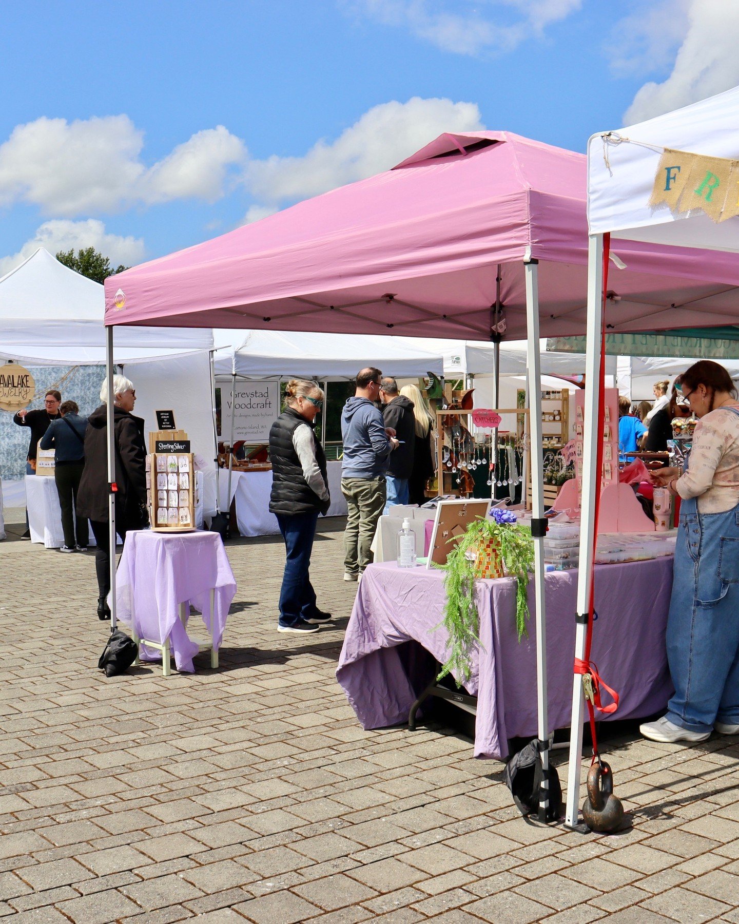 Just a few days left until our Maker &amp; Scholarship applications close! Click the link in our bio to apply today. Applications close this Saturday at midnight. We&rsquo;d love to have you there! ☀️