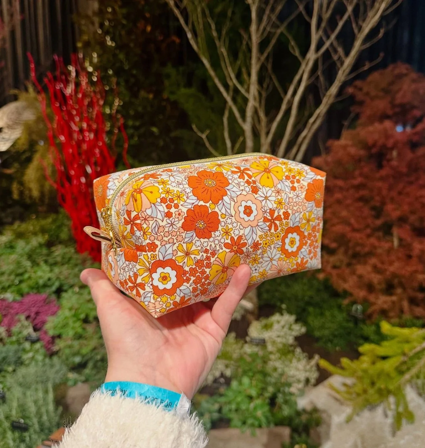 Our makers are beckoning the springtime vibes with these colorful creations! Find vibrant goodies like these and more at Valley Made Market next Sunday, April 26th from 10am-4pm.

Featured creators:
@seattle_stitchery
@mountforestbeadery
@toughtatasp