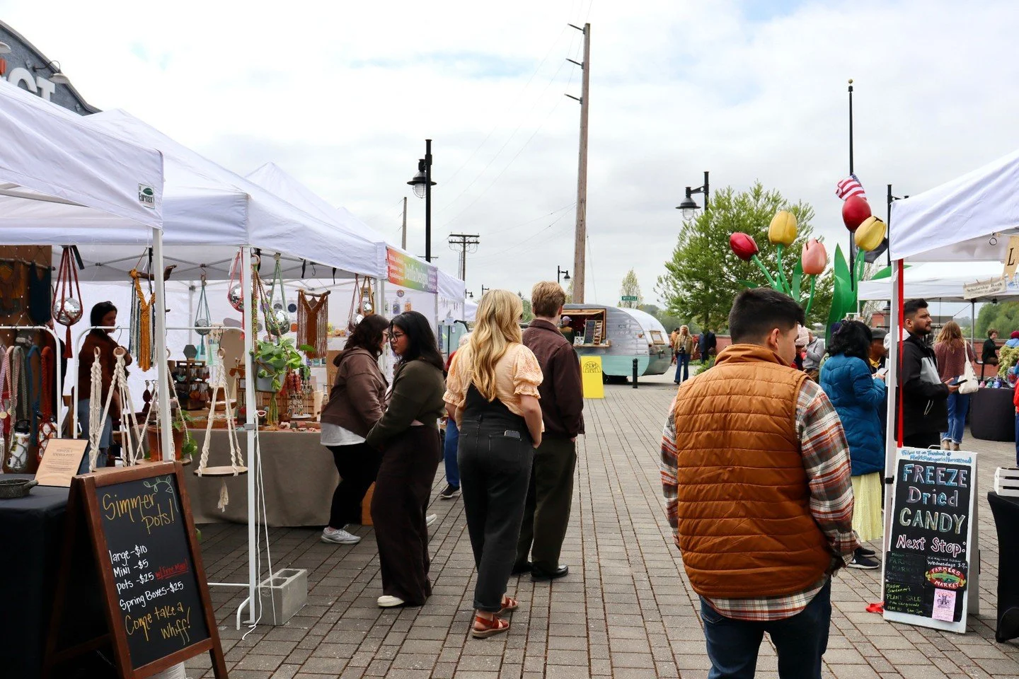 Opening day is here!🥳 Join us today at Riverwalk Park in Downtown Mount Vernon from 10am-4pm to shop from 45+ local makers while vibing to live music along the river. Come celebrate the magic of Skagit Valley with us!

Band lineup:
@jeffslough 10:30