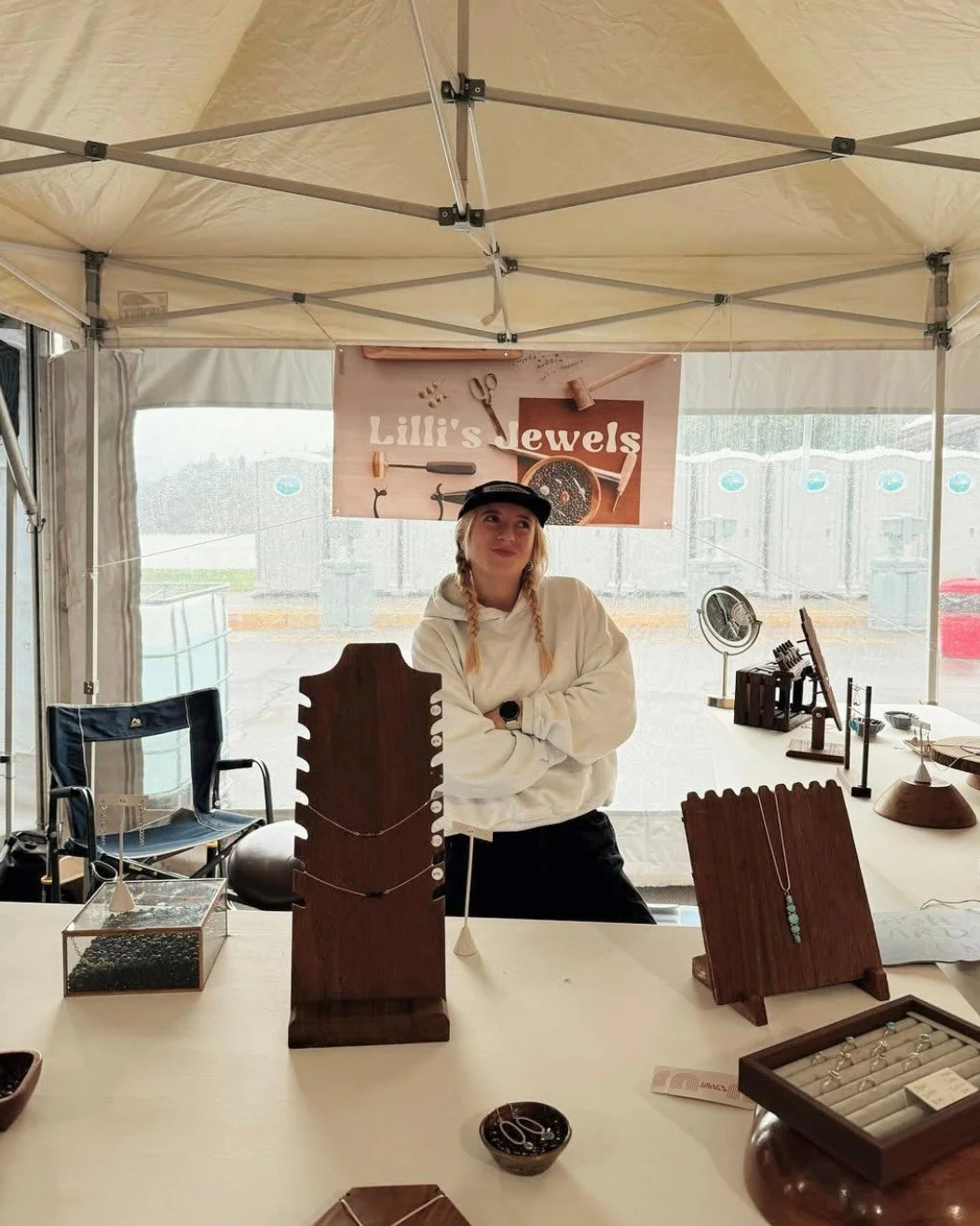 Meet the Maker✨ We're excited to welcome Lilli of @lillisjewels to Valley Made this month! Lilli started silversmithing in 2022 at age 15 as a distraction in a time of illness, and it quickly became something more. Lilli pours her passion into every 