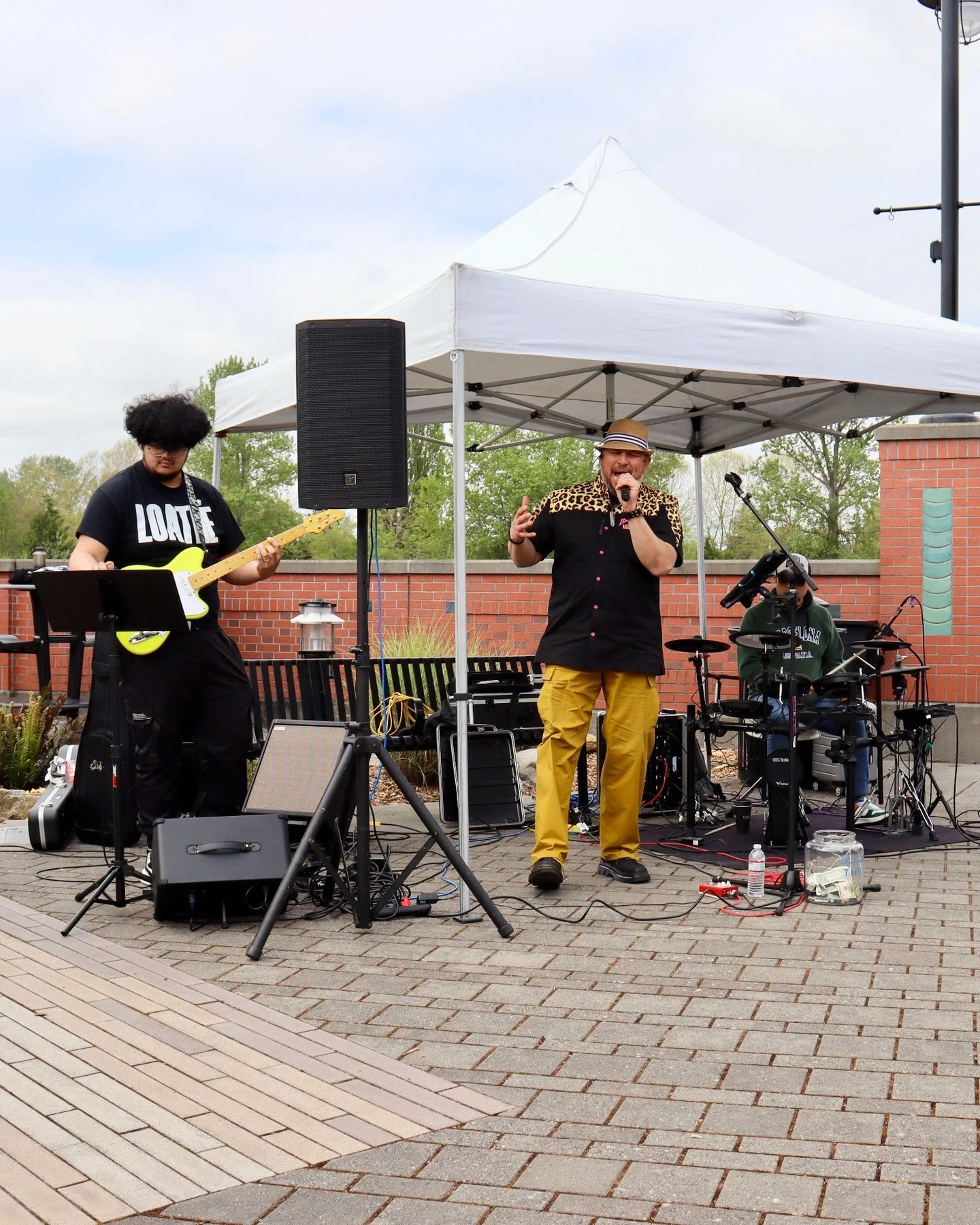 Join us at Valley Made on Sunday, May 31st to catch two live performances at Riverwalk Park. 

Musician Lineup:
10:30AM - 12:30PM: @dlujobandseattle
1:30PM - 3:30PM: @thealgerrhythms