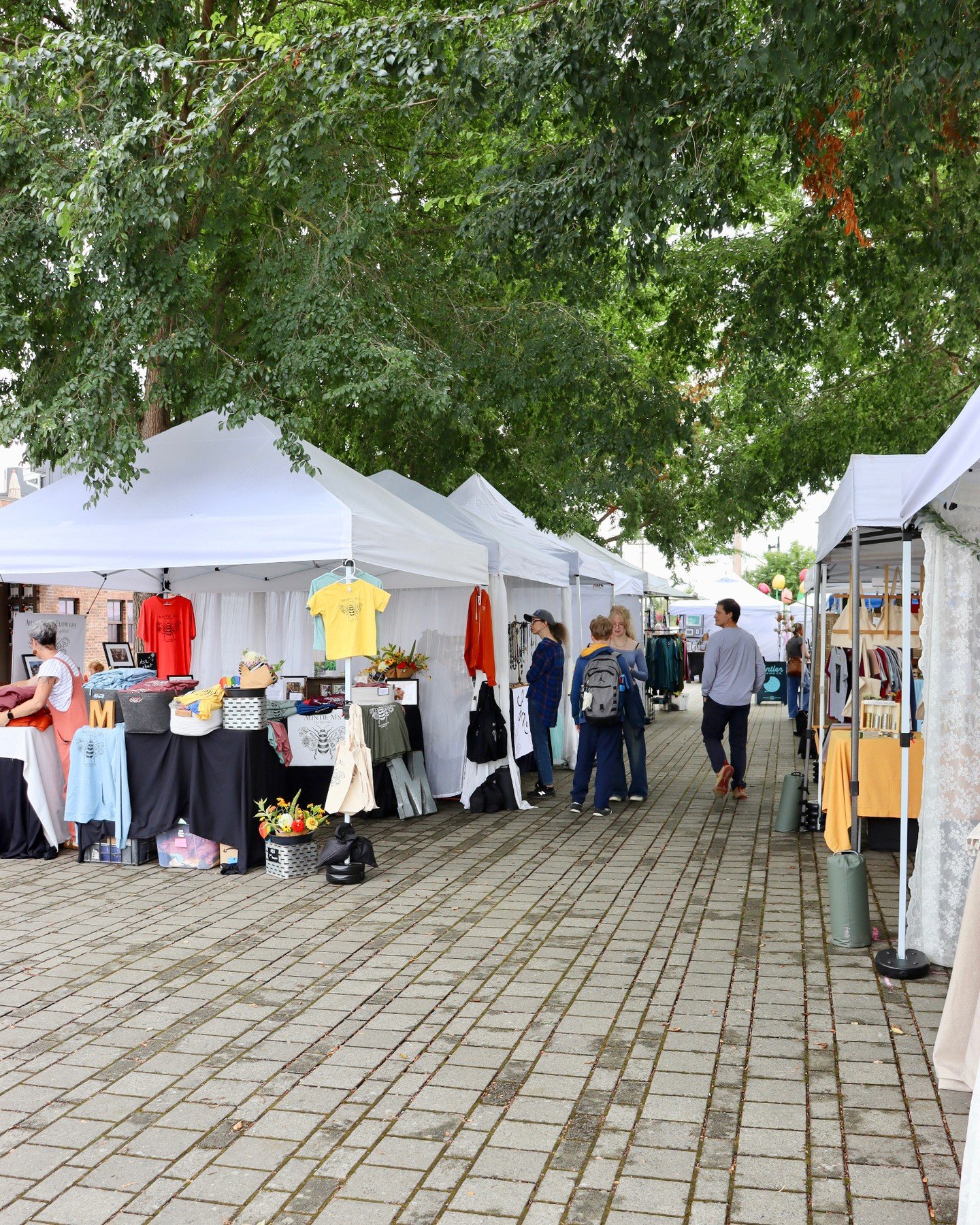 The best market vibes✨ A huge thank you to everyone who came out to Valley Made and supported our indie-made community. And of course, thank you to all of the incredible makers, artists, and small businesses who made the market so special.💛
Meet us 