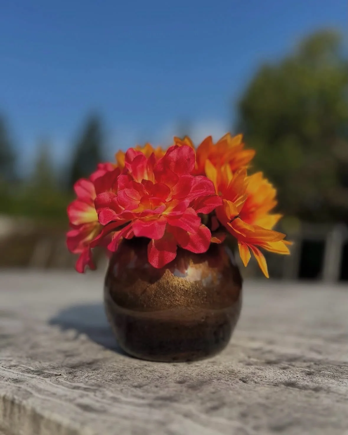 Beautiful home goods and end-of-summer bouquets are heading to Valley Made next weekend. Discover amazing finds by @designs_bydebbie, @valleygrownhandcrafts, @gnomegrowngarden, @aspecthomegoods, @48contours, @auntiemsflowers, @heyabbystudio, @dexhort