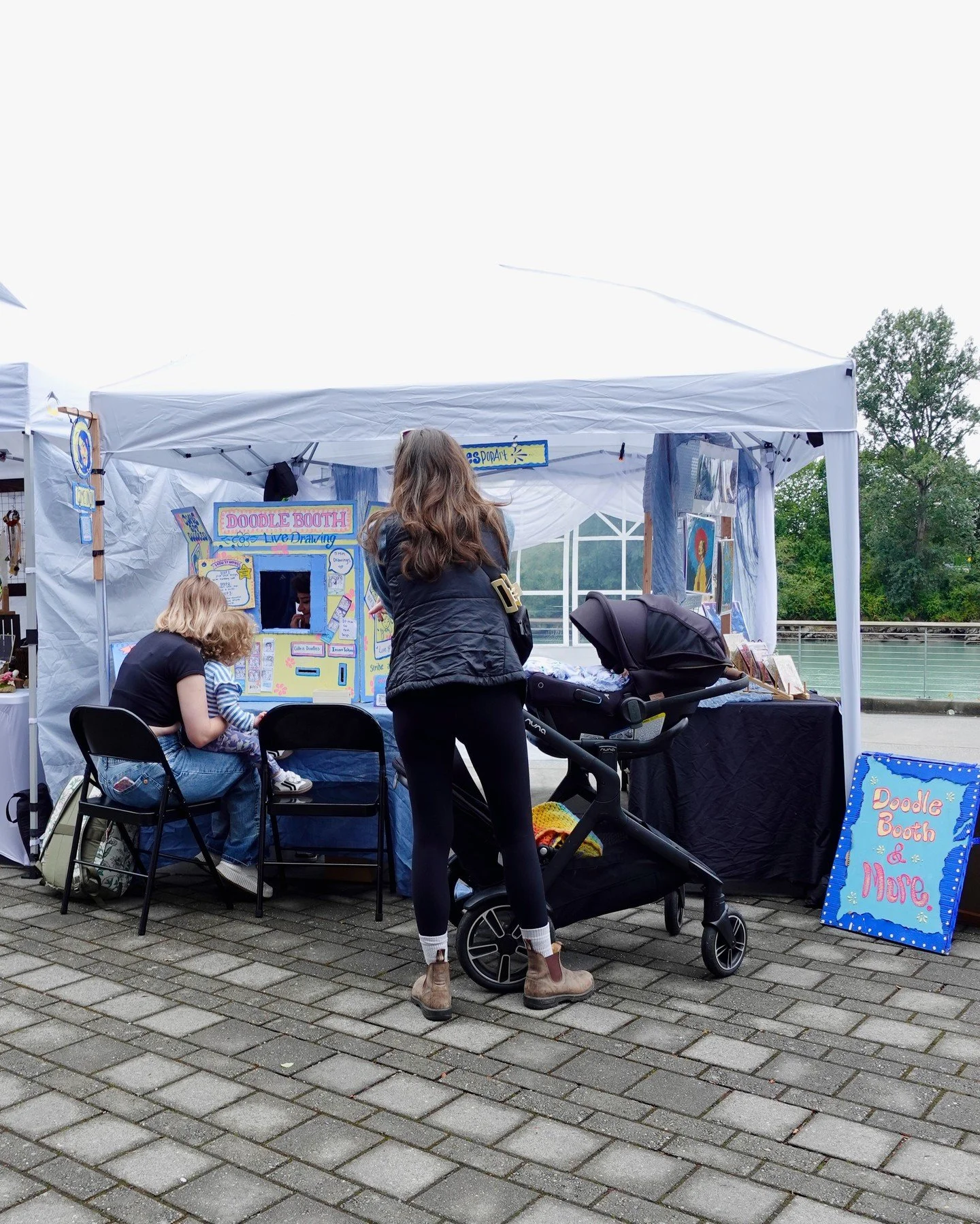 Live artists are coming to Valley Made Market! This September, you'll find @estiespopart's doodle booth and @melamoonfairy's face painting booth. Esther creates keepsake doodles of you and your loved ones, and Challice paints beautiful designs on fac