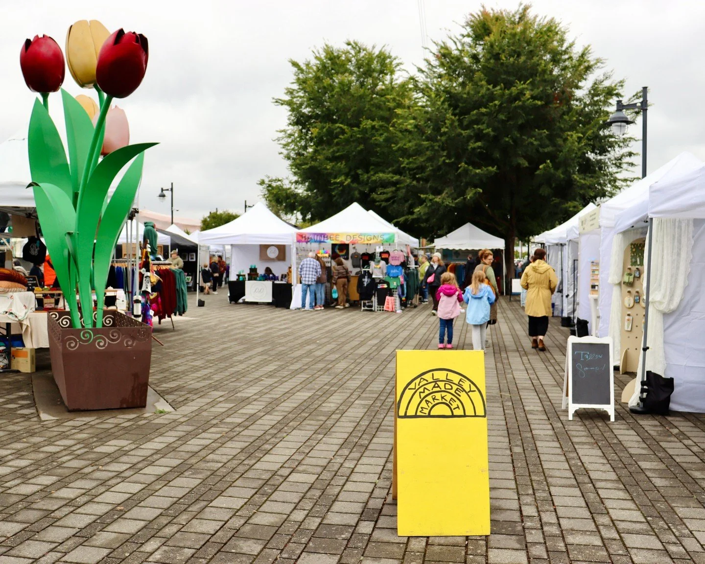 What a wonderful day! We had such a blast with everyone who came out yesterday, dreary weather and all. It was the perfect way to wrap up a market season filled with joy, laughter, creativity, and so much community love. Thank you for showing up, sup