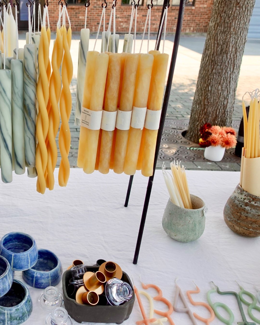 Maker pop-up event!🕯️
Join us at @elsageshop this Saturday, October 3rd from 10am&ndash;2pm for a special pop-up with Amber from @oakmoss.candles
Amber will be bringing her beautifully handcrafted, 100% beeswax candles to the shop. Each candle is a 
