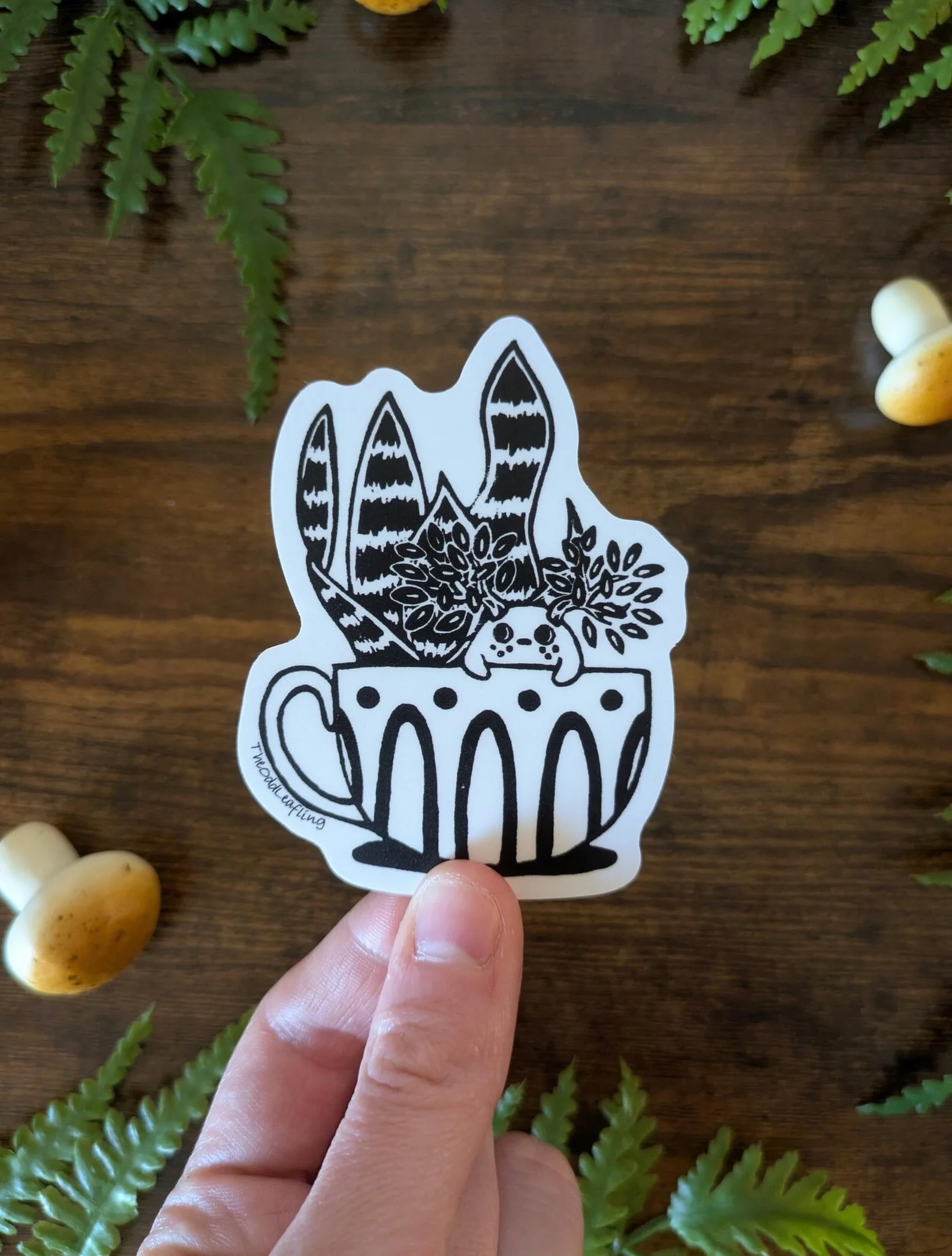 Nature-inspired linocut art by @theoddleafling coming to Valley Made Dec 5 &amp; 6🌱

The cutest pet accessories by @legitadorablepets will be at Valley Made Dec 19 &amp; 20 🐾

@hanahclairceramics will be bringing her functional tableware ceramics o