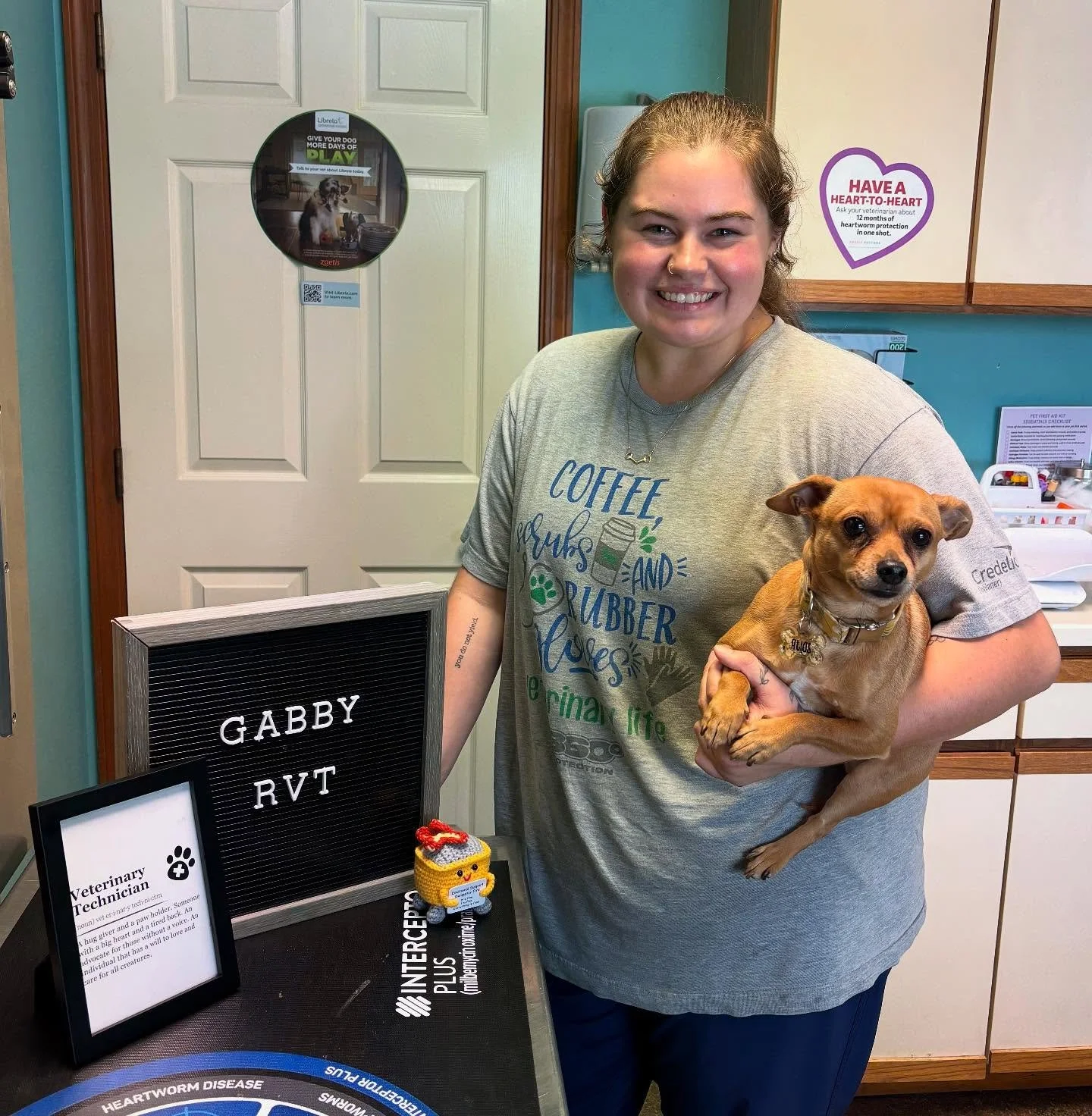 Huge congratulations to Gabby! 
She has officially passed her national VTNE (Veterinary Technician National Exam) and is now a Registered Veterinary Technician! 🐾✨

We are so proud of all her hard work, dedication, and passion for helping animals. T