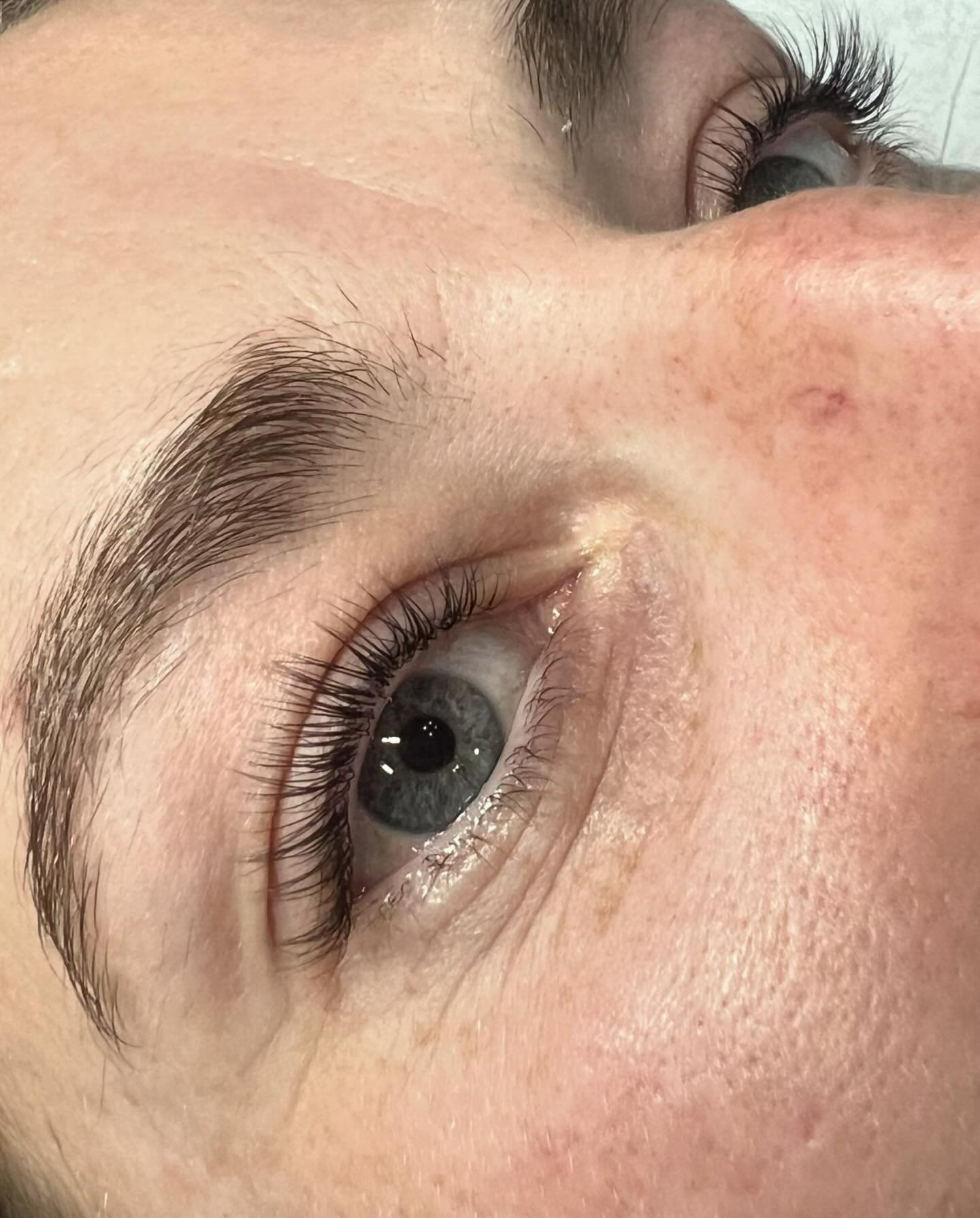 Lash Lift and Tint💕 

This client had got the most beautiful lashes for that perfect lift🙌🏻

~ Completely natural 
~ A must have treatment with little to no maintenance 
~ Lasting 4-6 weeks 

✨✨✨

#lashliftandtint #beautifulbrowsandlashes #lashbom