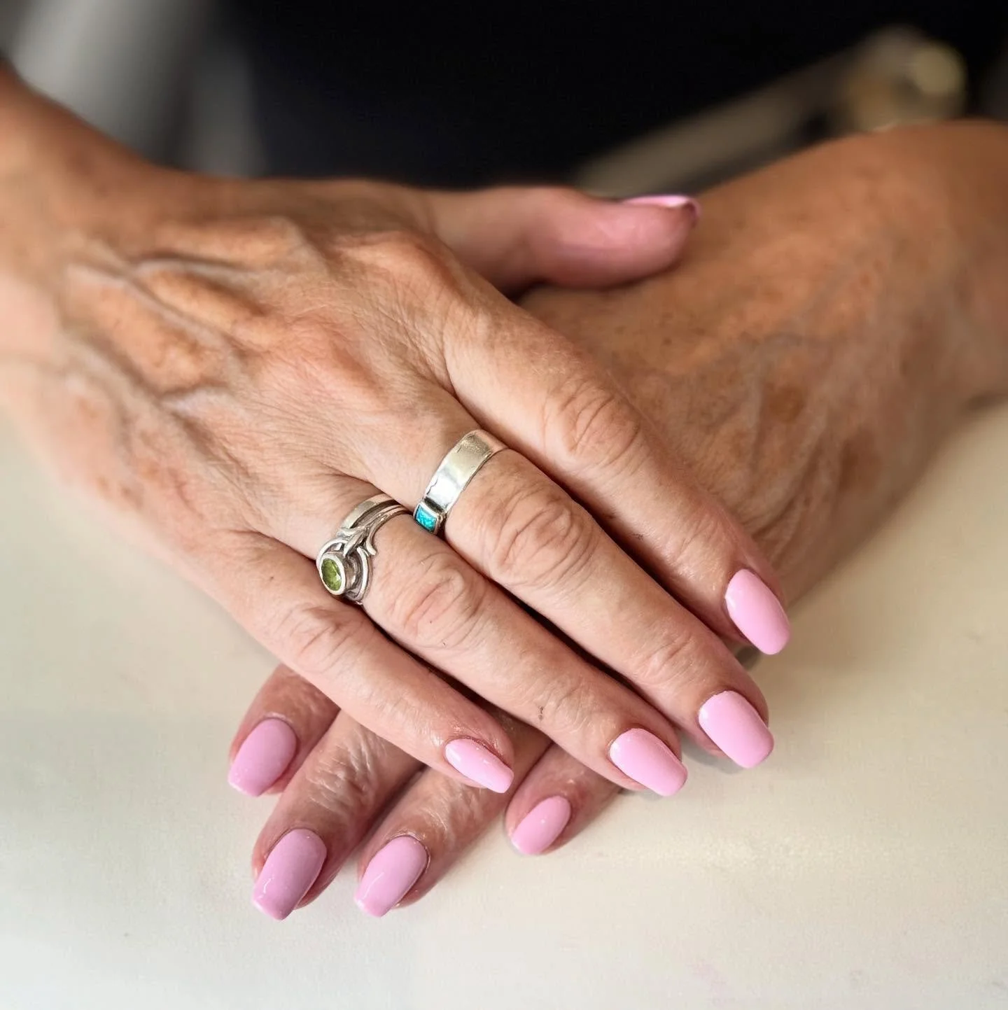 Pretty in pink 🌸🩷

These are a clients beautifully, strong natural nails with just gel polish to finish 💅🏻 no builder needed 🙌🏻 

#prettyinpink #nailsalon #pinknails #opi #nail #beautysalon