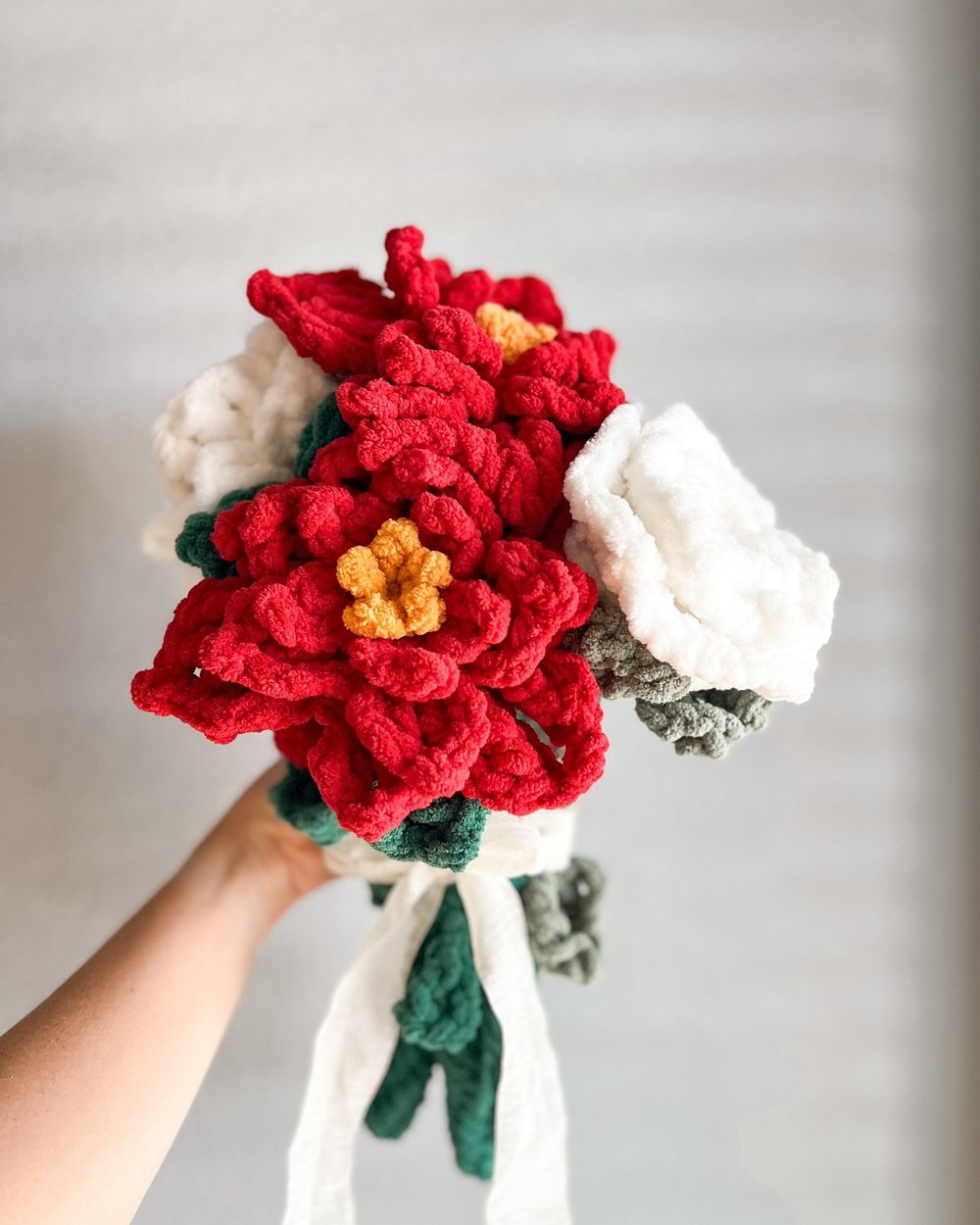 I can&rsquo;t wait any longer! Introducing the&hellip;

🎄✨ Christmas Florals Collection ✨🎄

I have been SO excited to share these with you!! 

The new designs coming include a&hellip;

Poinsettia
Anemone
Holly Berry 

The bouquet shown in the photo