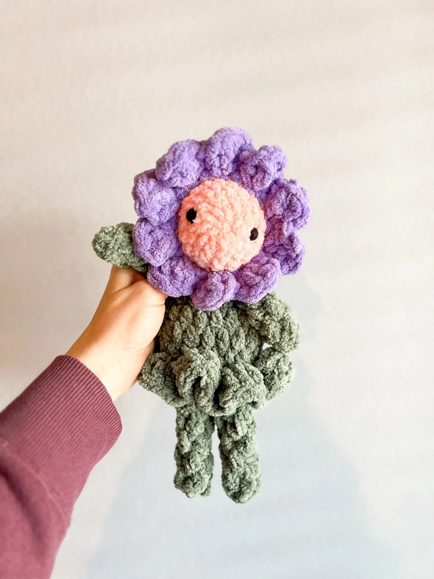 Just a few things I&rsquo;ve made lately. 💜

Took a short break from filling my flower cart to make some of the fun patterns on my list! These cuties all brought me so much joy and have me ready for spring and more sunshine. ☀️ 

Dahlia Flower Frien