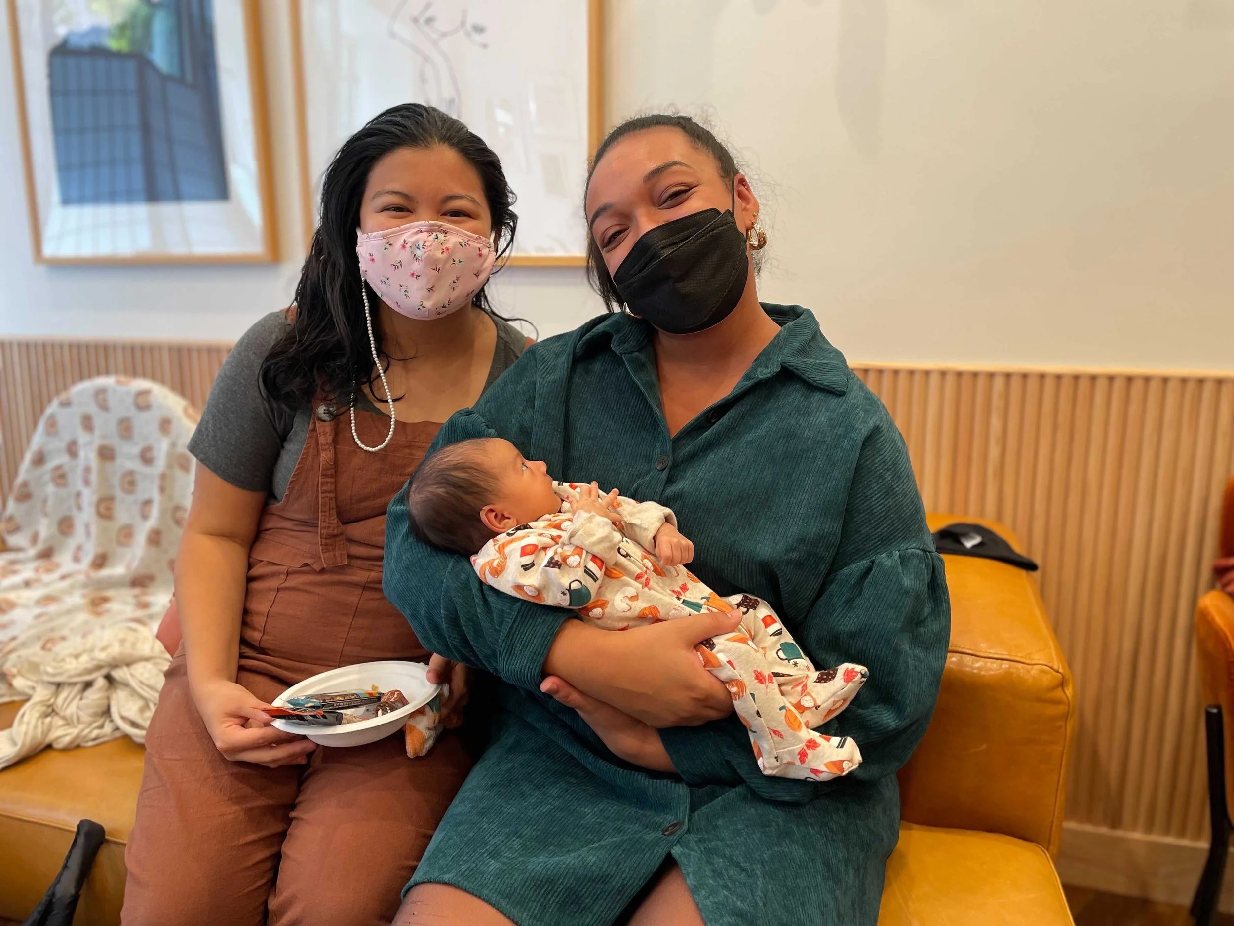 Postpartum Doula Client at Oula Postpartum Office Hours 