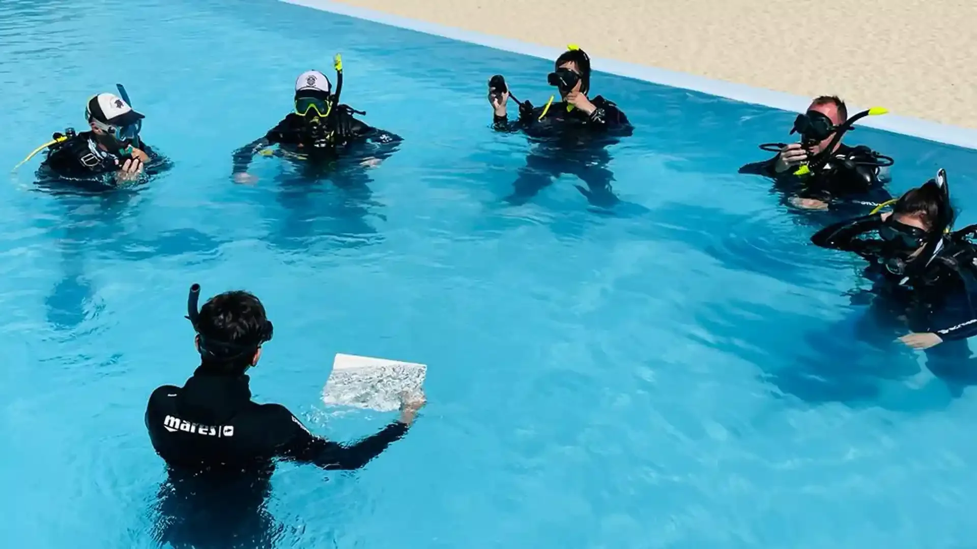 Scuba diving experience in the waters of Huatulco, Oaxaca