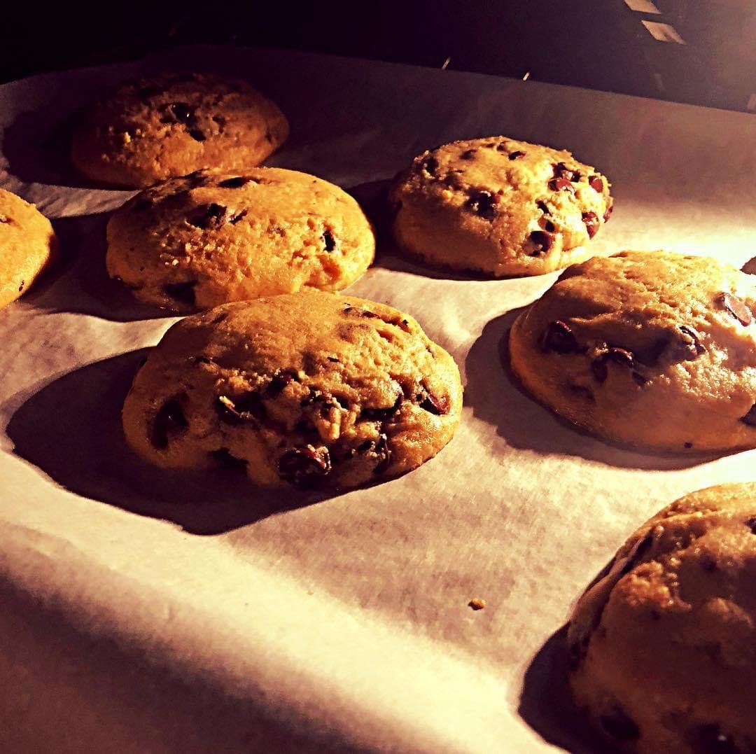 Freshly baked chocolate chip cookies, a perfect sweet treat for any Houston catered event. 