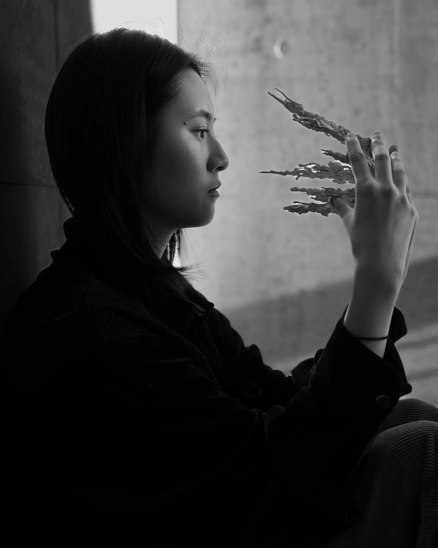 Big thanks for @katiaautier took many stunning photos with my works and me!
Really amazing!🥰

📷: @katiaautier 

#ceramics #rca #royalcollegeofart #clay #photography #art