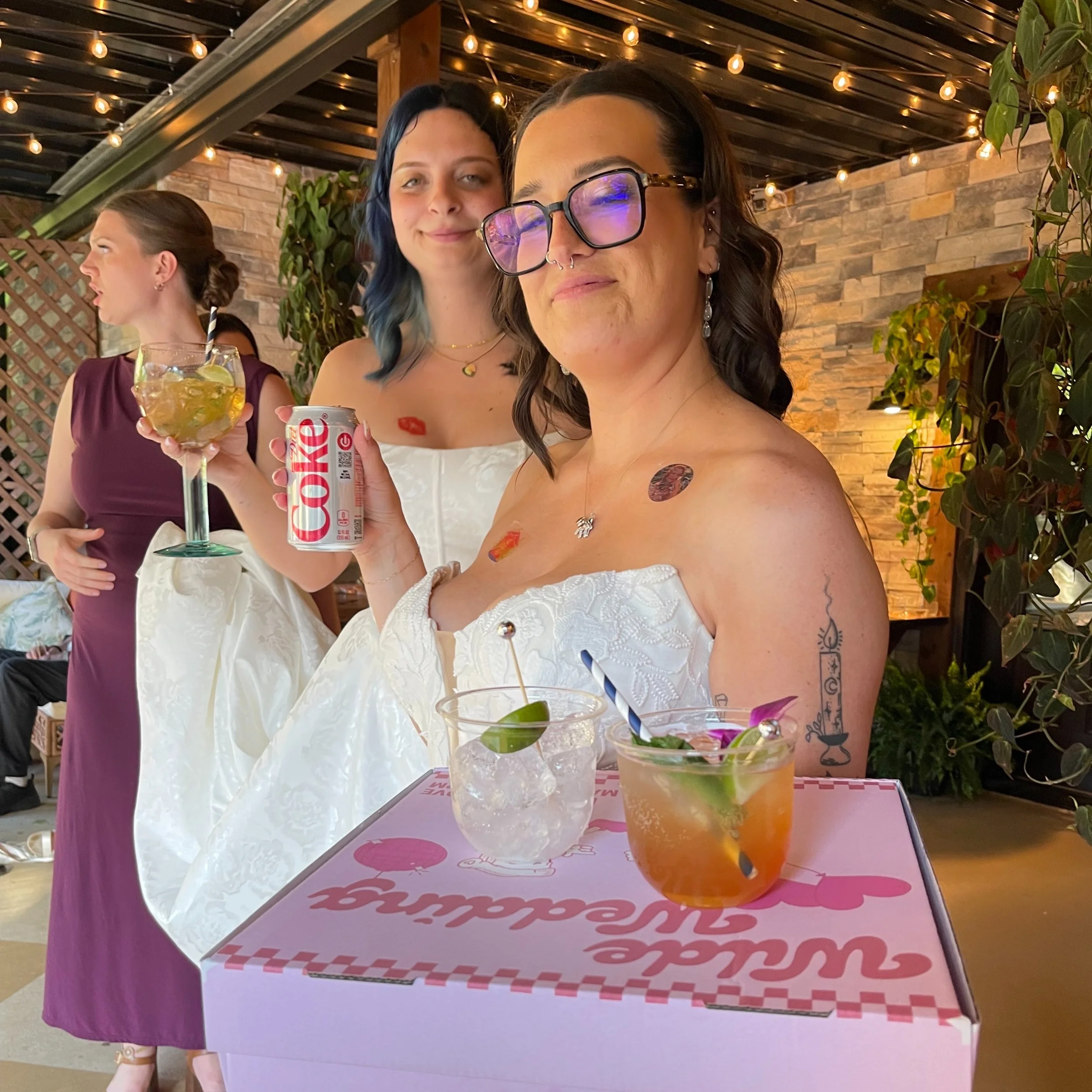 POV: your wedding actually has personality
@eatatrookies, @slice.versa pizza, tattoos, diet coke &amp; cute cocktails made just for you ✿
J&amp;M @vaughanhouse literally the queens of the night &hearts;&hearts;