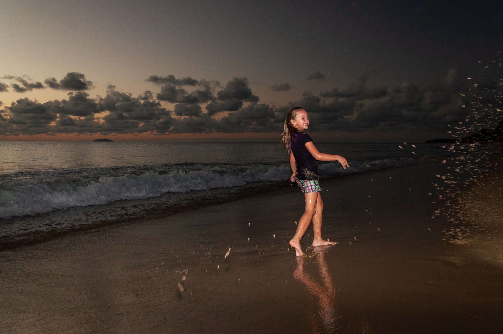 Amaiya kicks sand