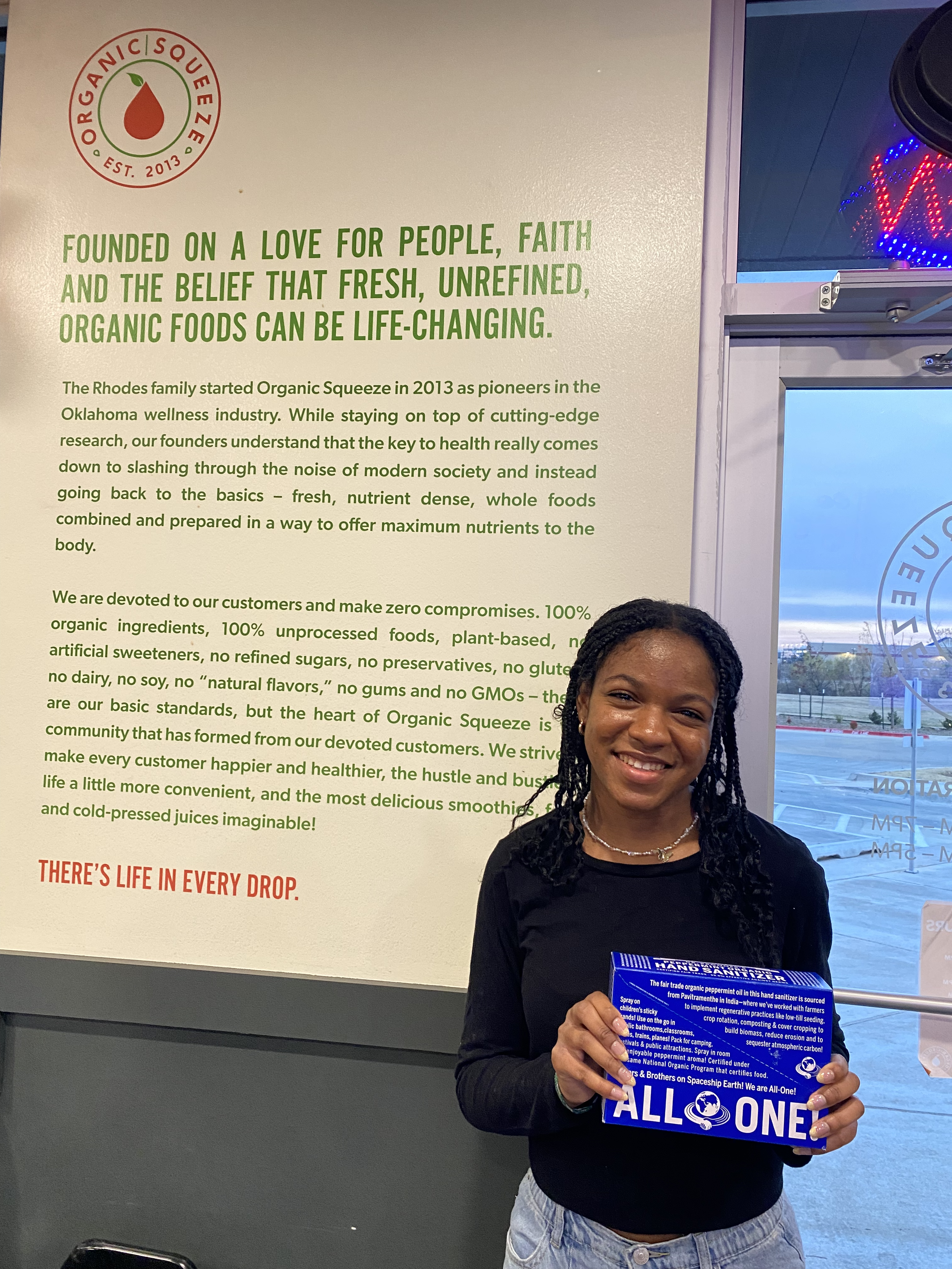 Organic Squeeze & Teen Volunteer 