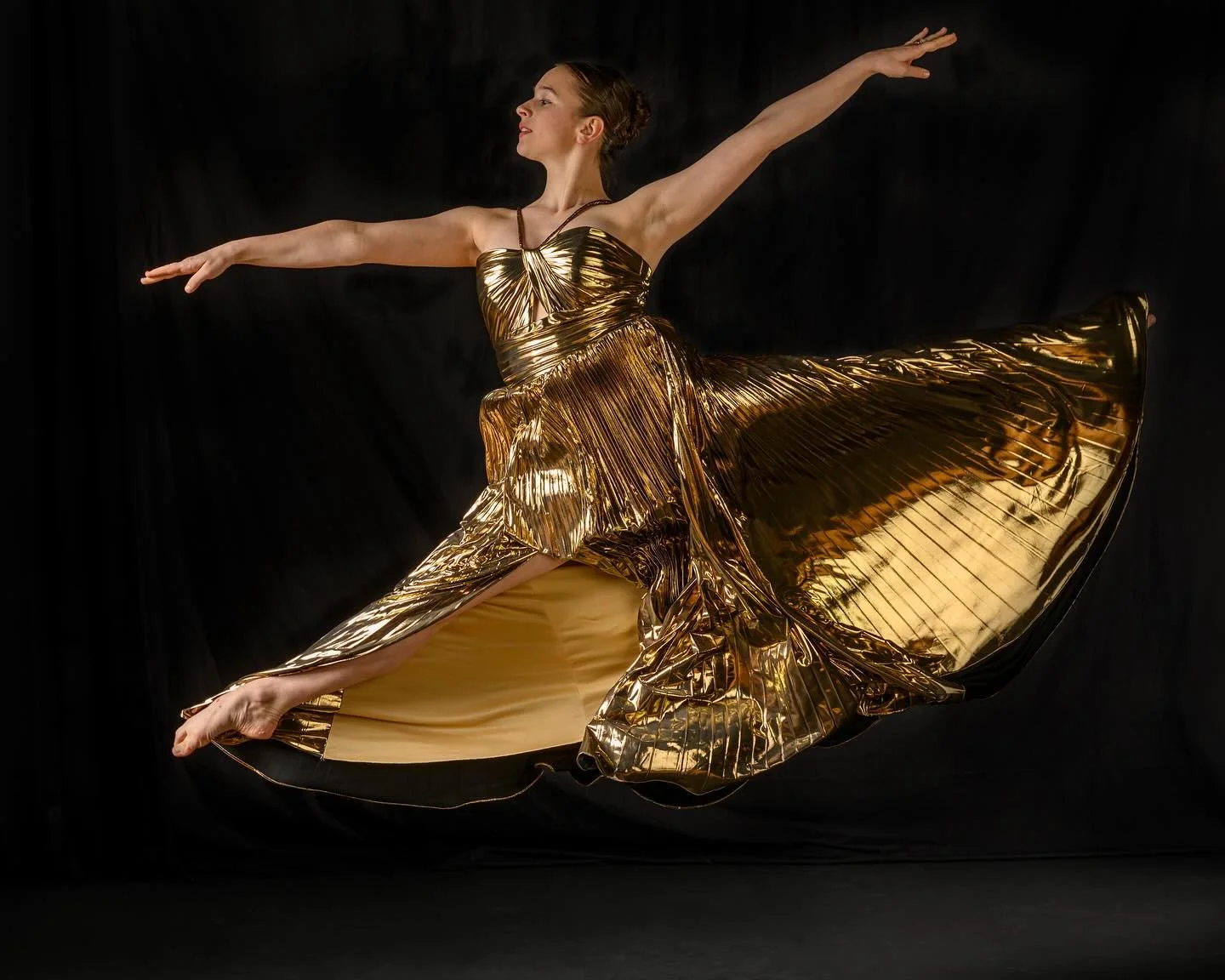 Fewer than 10 seats remain for Illuminate: A Dance Gala🌟👏🏻 Join us November 1 for an evening featuring live dance, drinks, a catered dinner, games, and generosity. Reserve your seat at this elegant evening today &amp; help us grow the art of dance