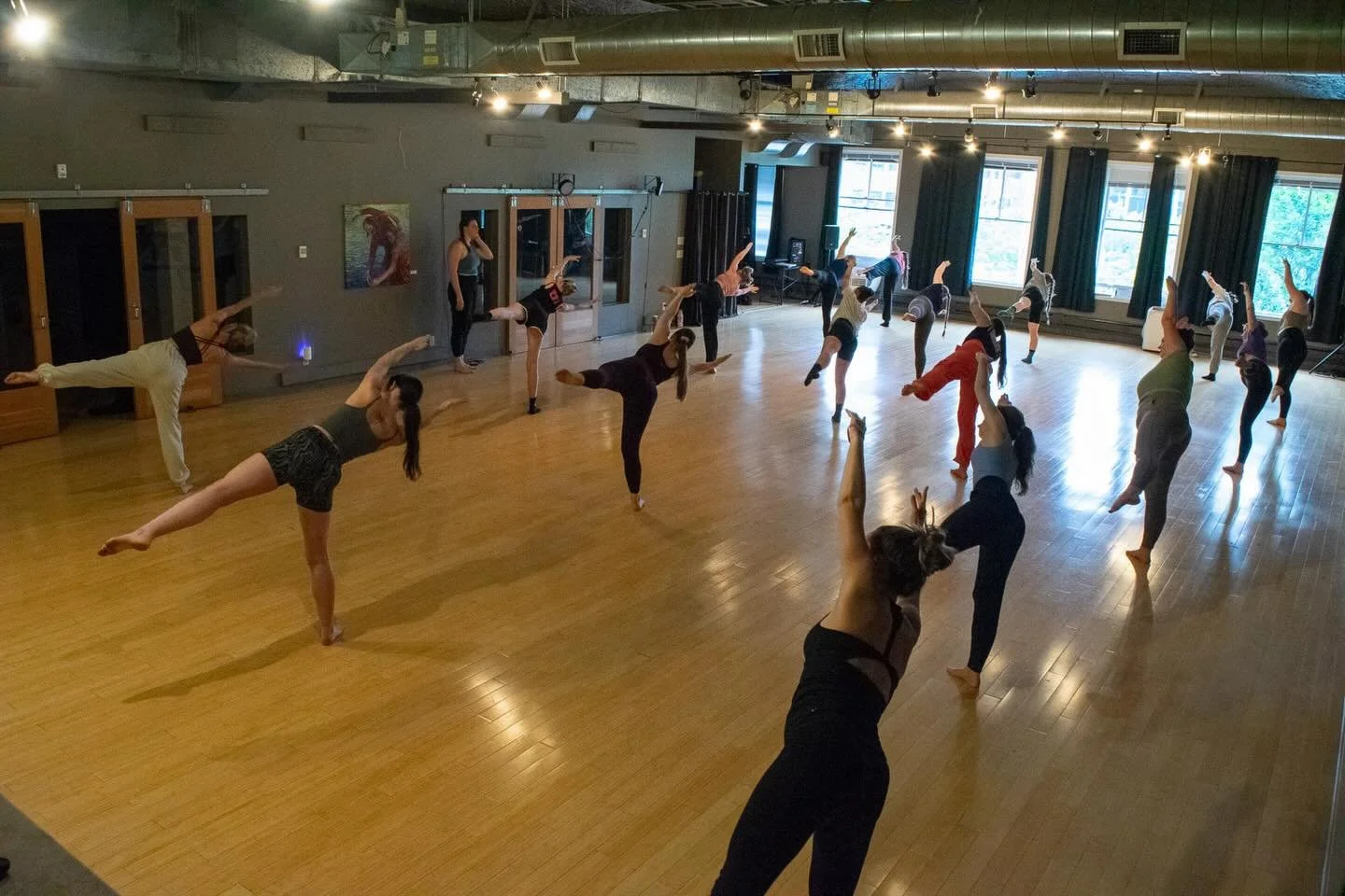 Time is running out for Early Bird pricing for our Summer Dance Intensive🐦 Register by Friday May 1 to join us for a week of dance at the lowest possible price! 

Taught by Vytal Movement Dance company members, the week will feature contemporary cla