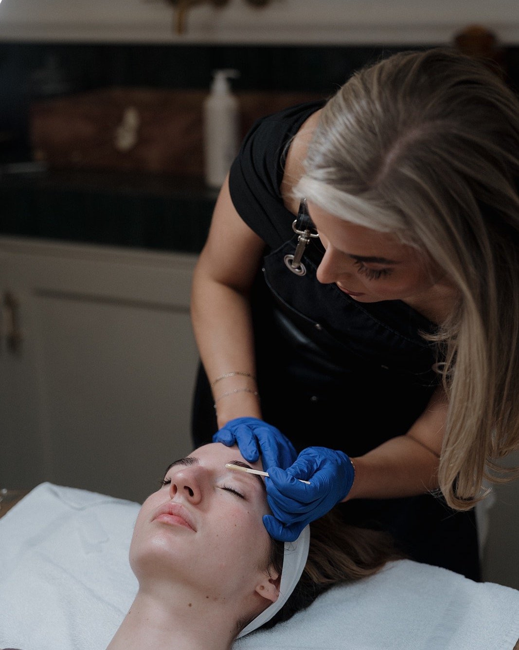 A fresh shape, a lifted look, and an instant glow-up.

An eyebrow wax is the quickest way to elevate your look and feel instantly put-together&mdash;because sculpted brows say it all.

#TheSkinhouse #BrowGoals #EffortlessBeauty #SkinhouseSignature #R