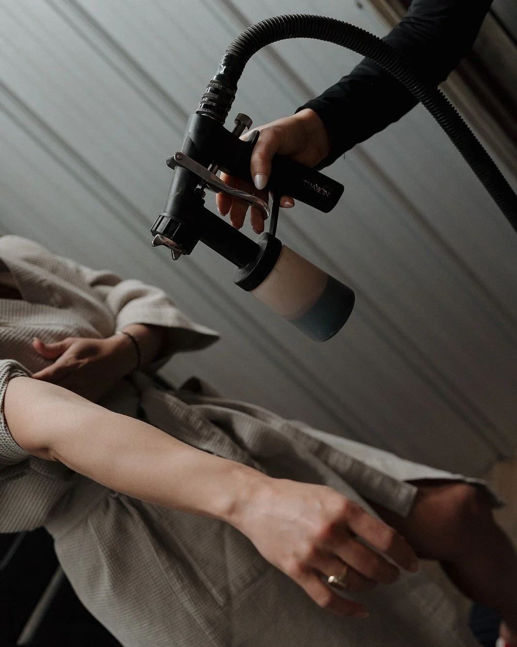 Just because summer is ending doesn&rsquo;t mean your glow has to. At The Skinhouse, our airbrush tans keep you bronzed year-round&mdash;no UV rays required.

Choose your glow:

Classic Tan: Our go-to formula for a natural bronze. Rinse in 8&ndash;12