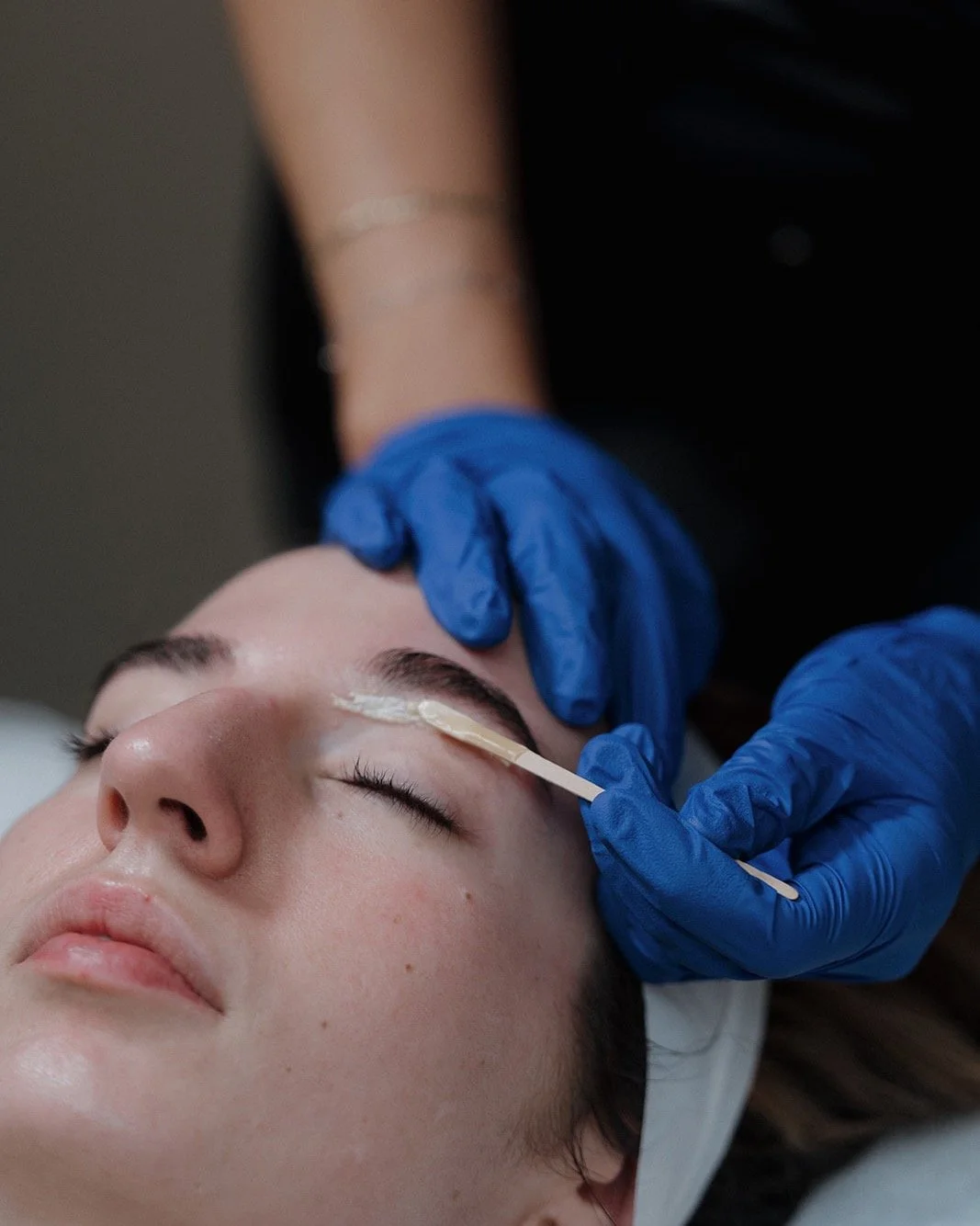 Beautiful brows start with balance. A precise wax can shape, define, and lift your features in the most natural way. Let our estheticians bring out your best brow &mdash; soft, polished, and perfectly you.

Book your appointment at The Skinhouse toda