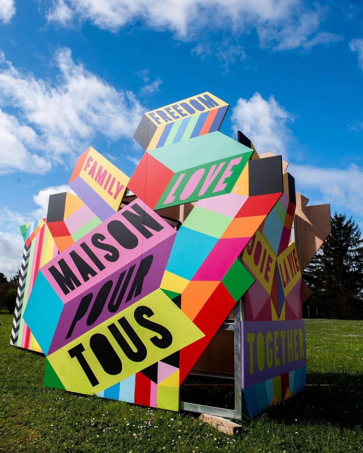 Get an exclusive glimpse of our latest groundbreaking project for the Paris 2024 Olympic Games 💥

&ldquo;Love Letters&rdquo; comprises six monumental pieces showcasing the core values of Ville La Courneuve through captivating words and phrases. 

Cr
