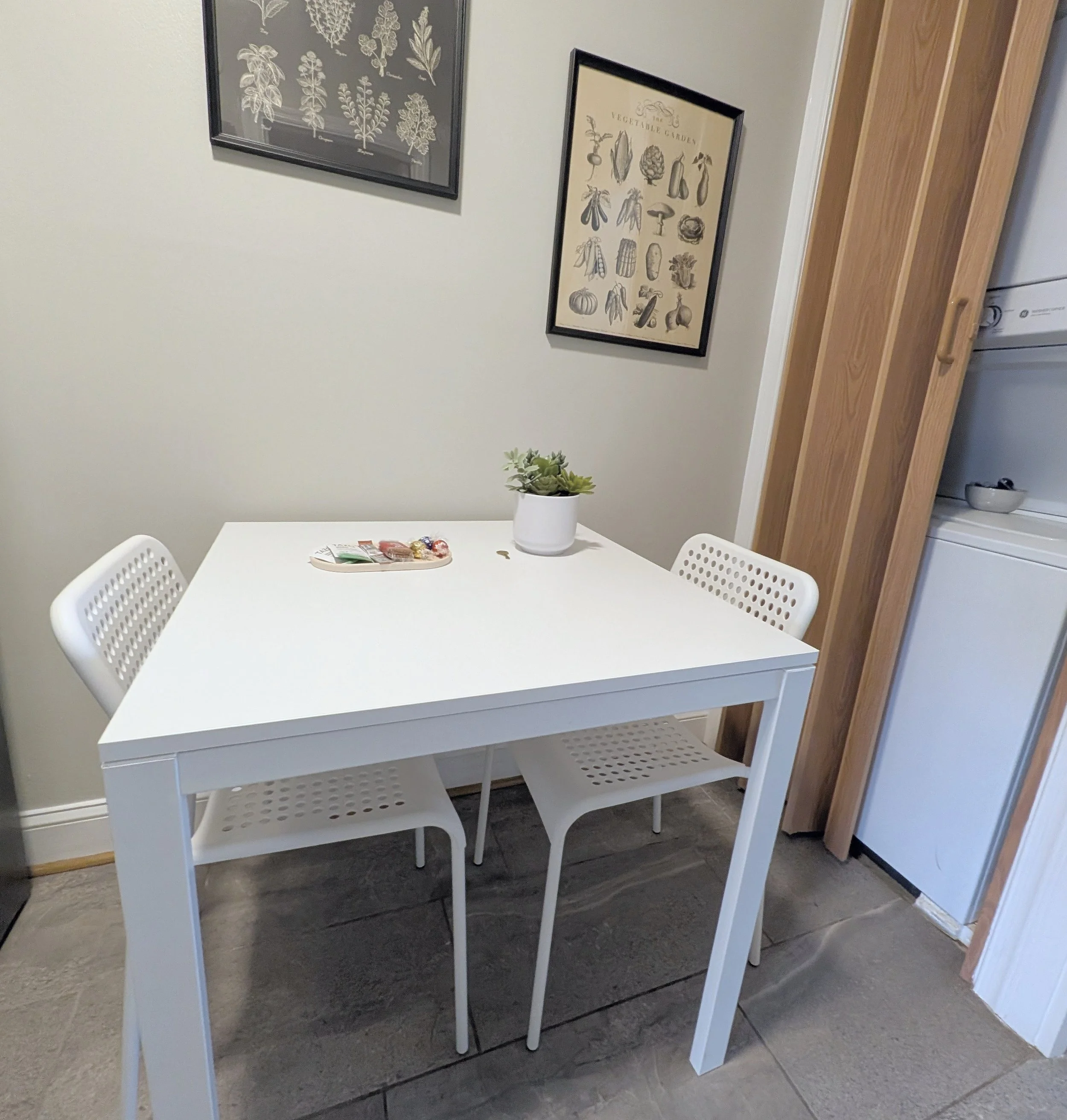 9. Kitchen Table.jpg