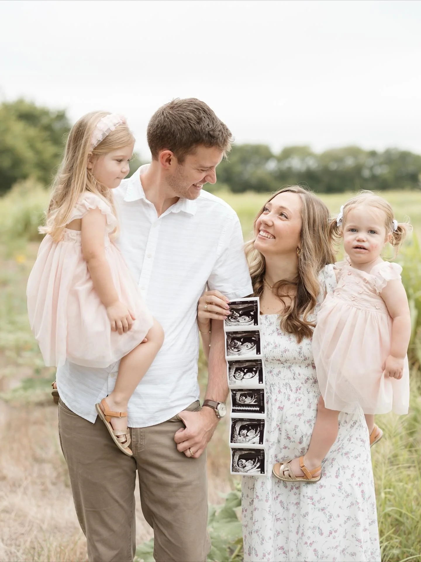 Excited to finally share that there is a new LSC baby on the way! Baby girl Simon #3 will be here in January!

Always so grateful to my clients who are so loving and supportive! I will be taking some time off after having baby and then will be back t