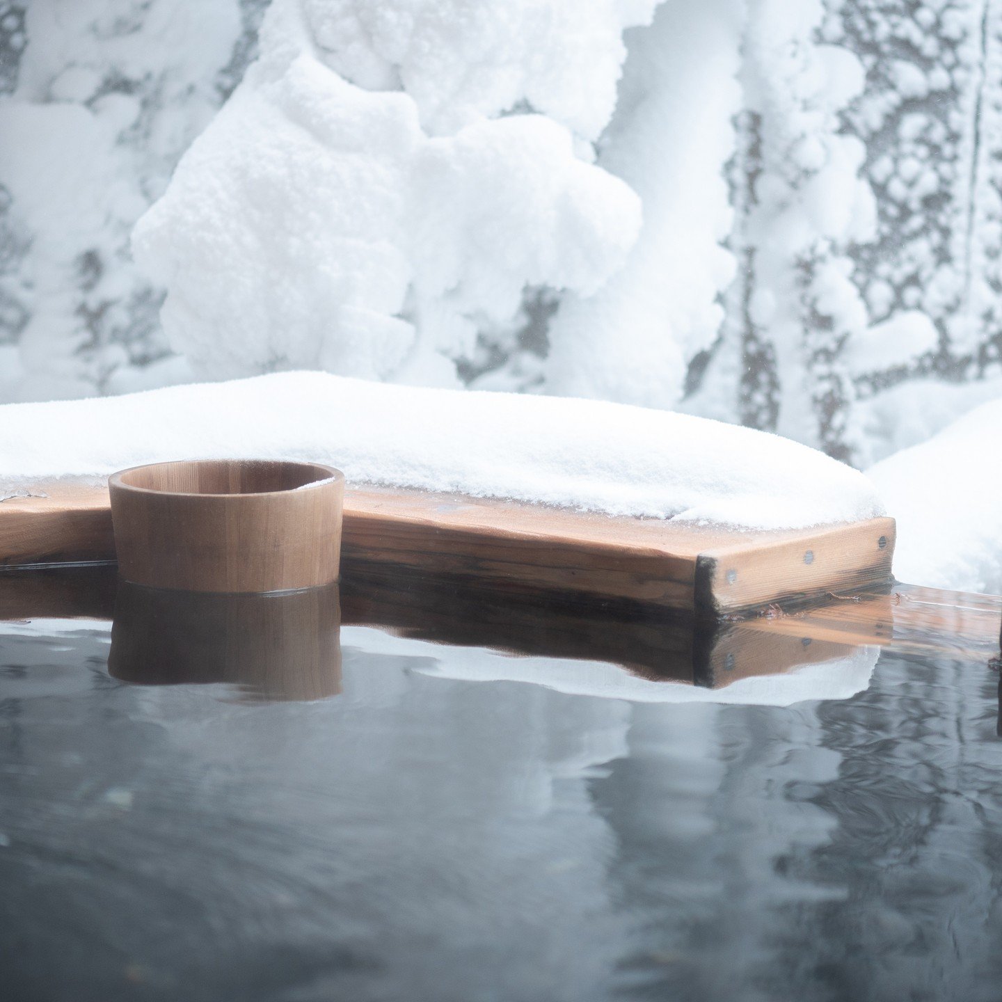 Japanese hot springs (onsen) are a sacred part of Japanese culture &amp; they are also an essential part of the Japanese ski experience. 

We understand that onsen can be a little intimidating for first-time users so check out the link in our bio for