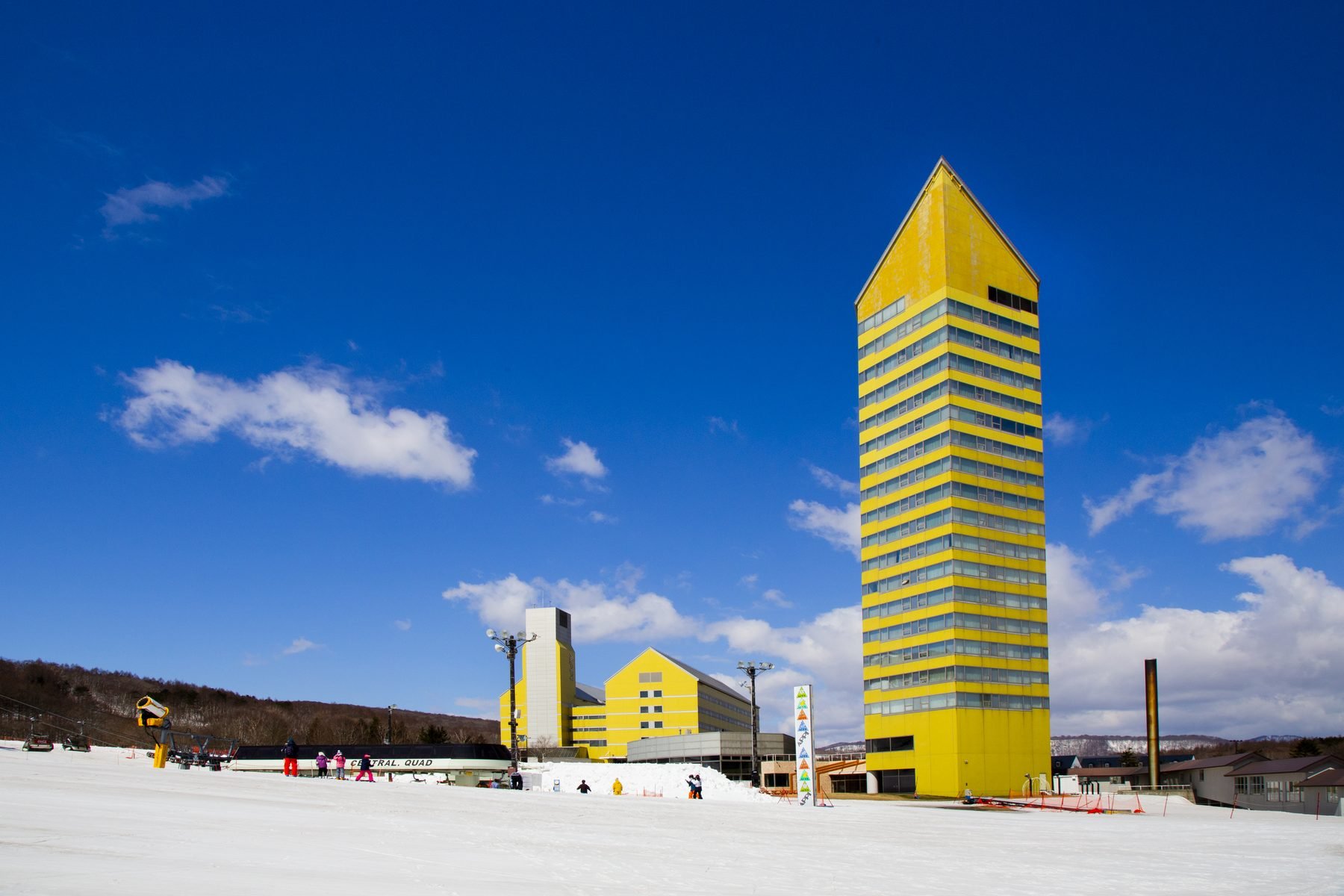 lawski-hotel-exterior.jpg