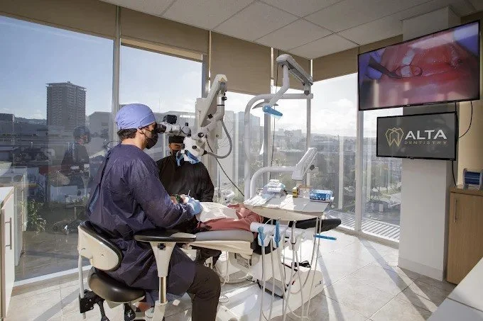 How Are Porcelain Crowns Transforming Modern Dental Restorations?