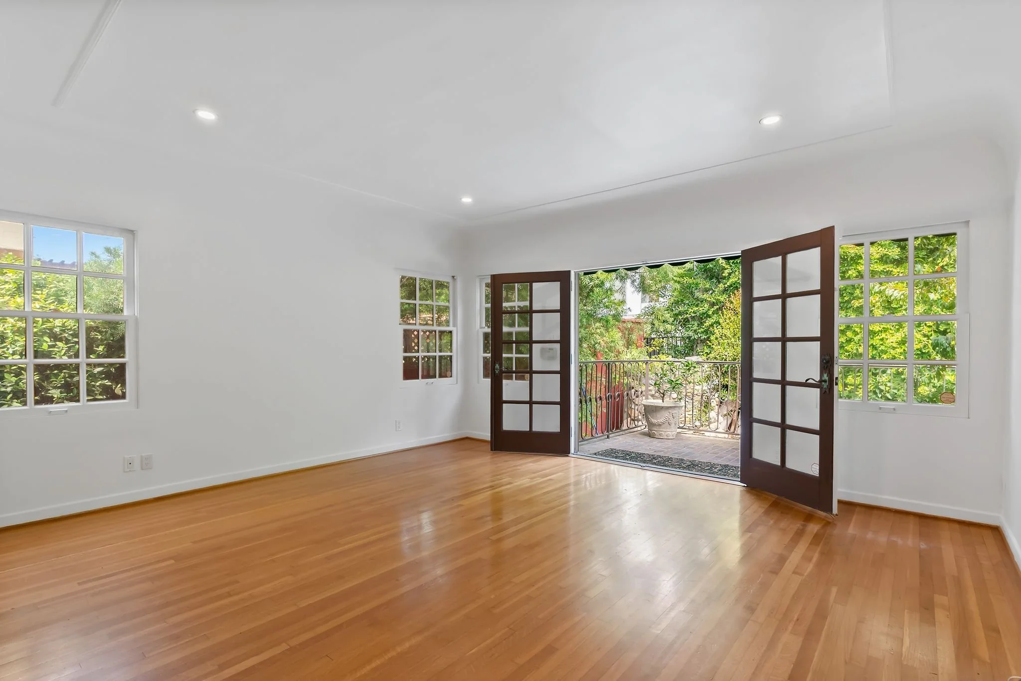 312 S El Camino Dr-25.jpg