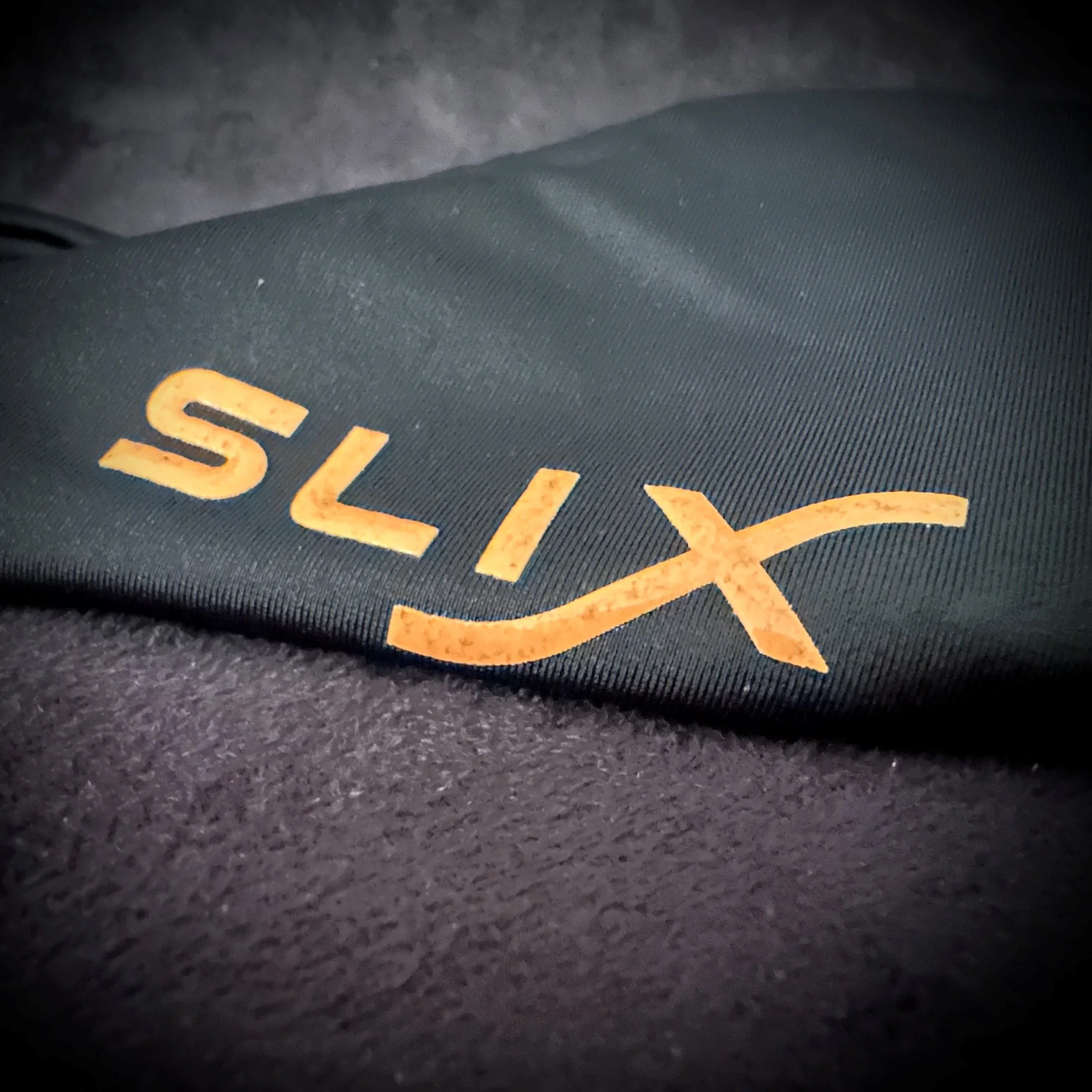 SLIX Billiard Glove 4.jpg
